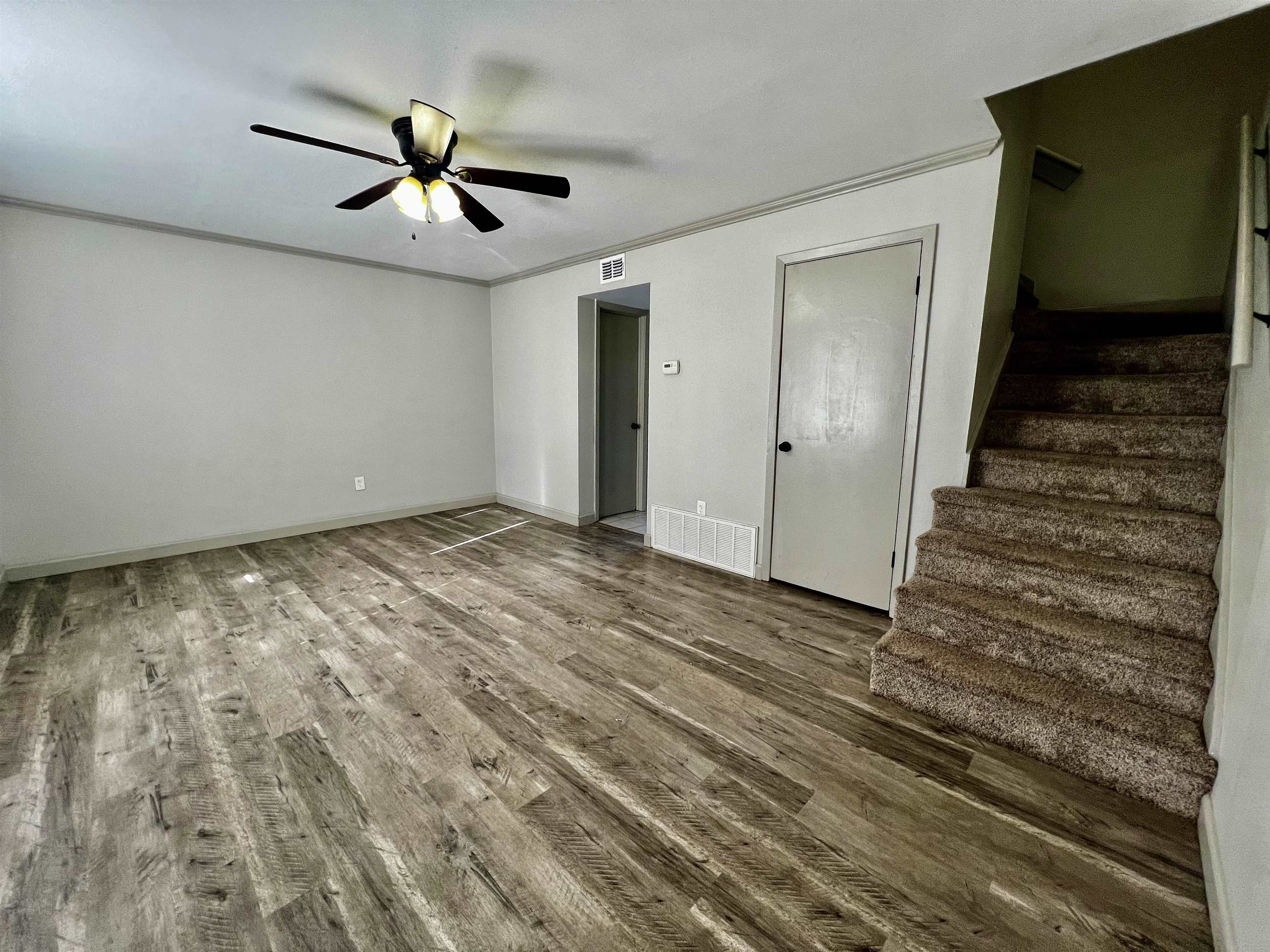 1906 W Matthews Avenue Property Photo 15