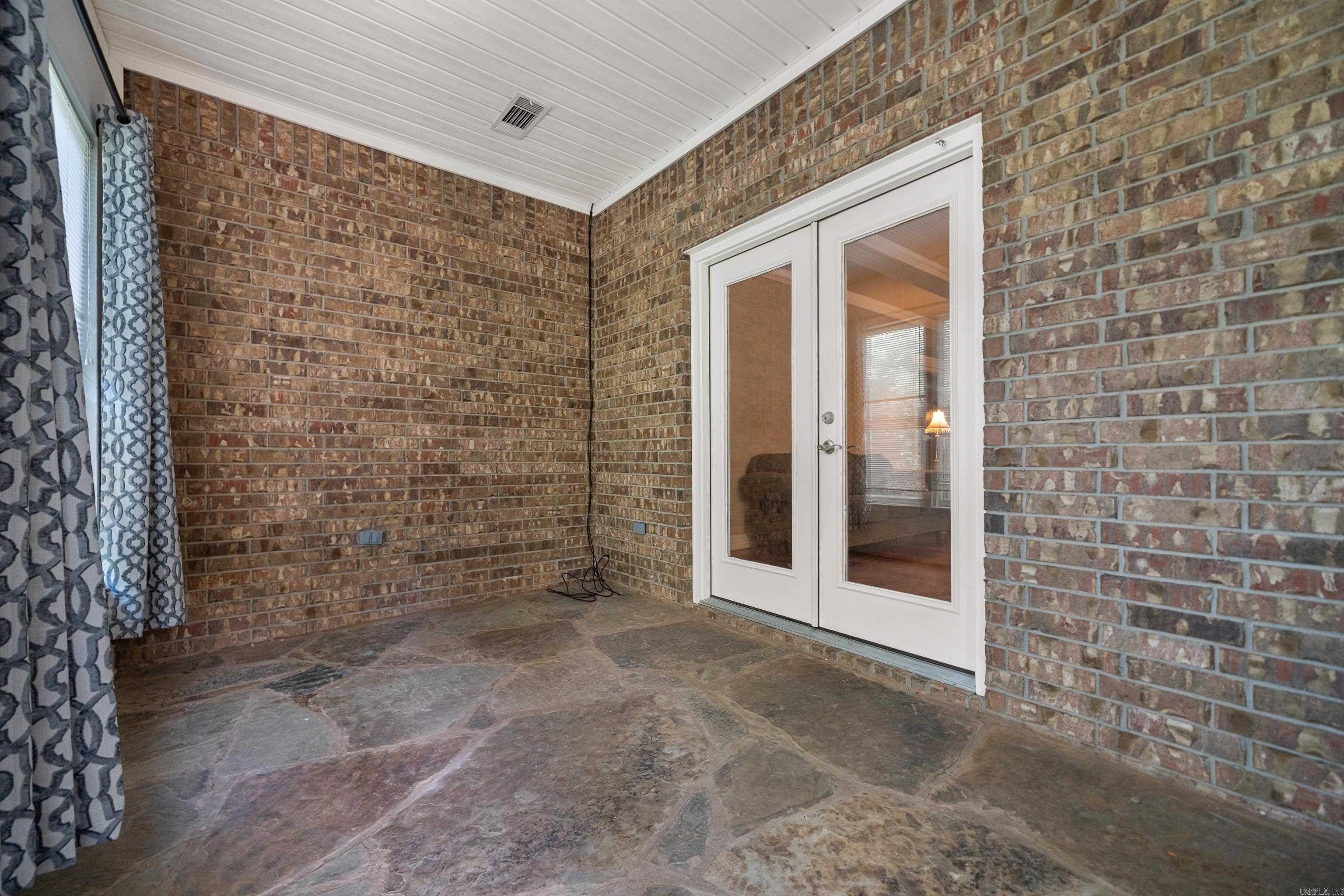 124 Garden View Property Photo 35