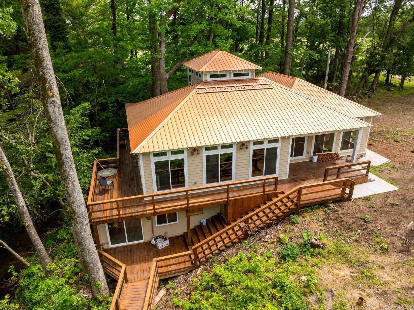 601 River Drive Property Photo 1