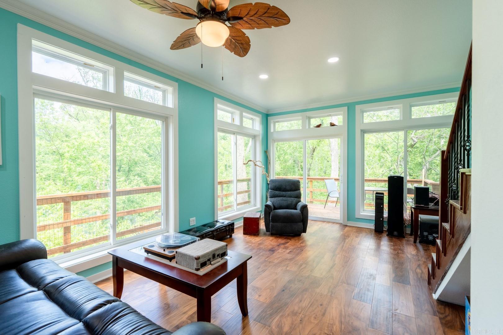 601 River Drive Property Photo 12
