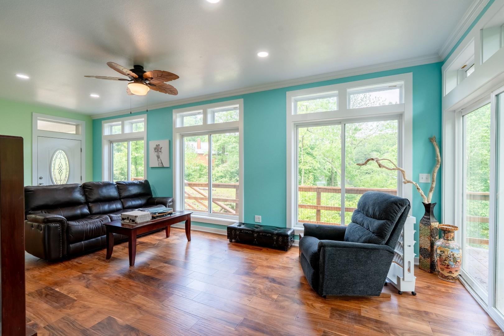 601 River Drive Property Photo 13