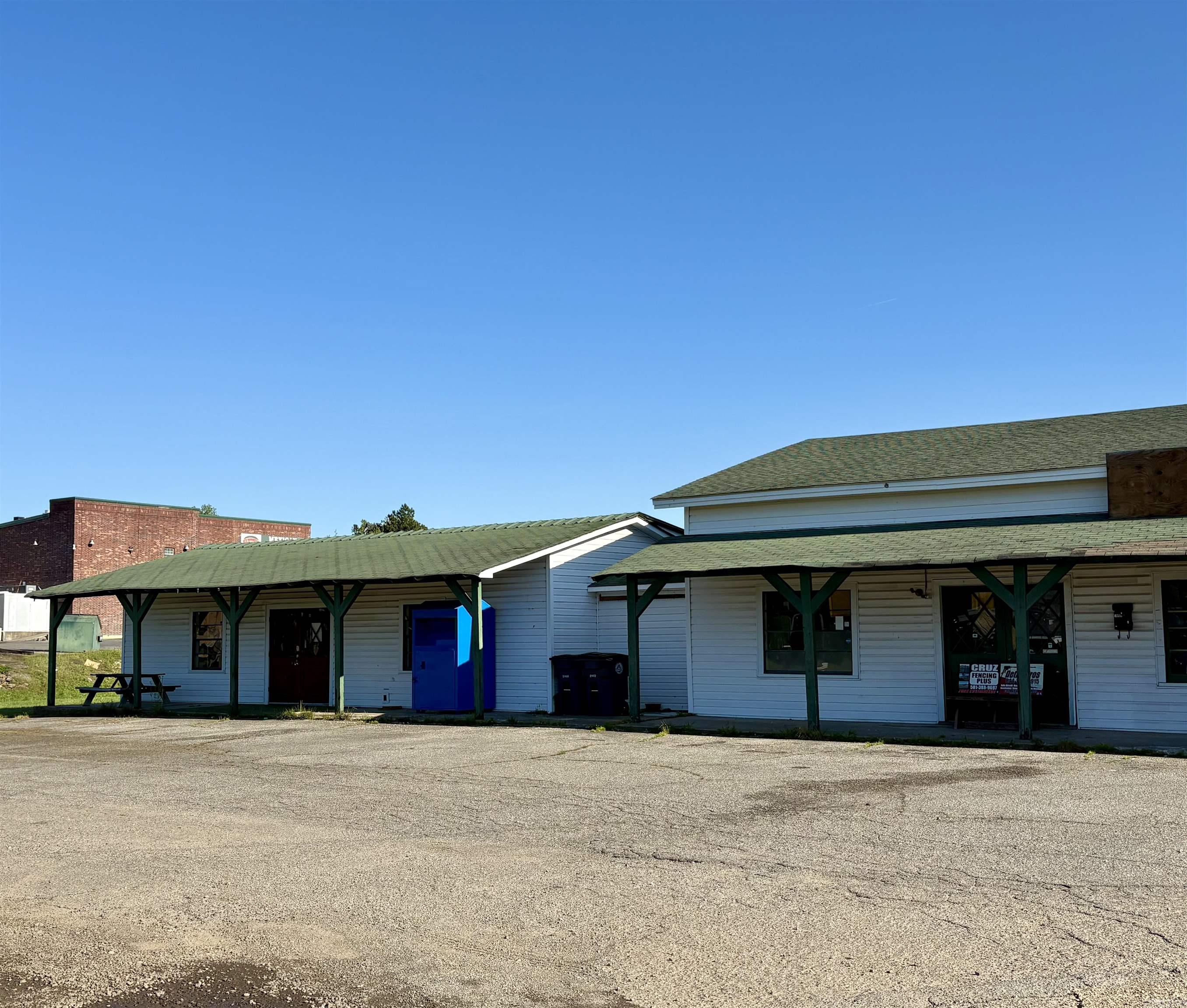 1898 E Market Street Property Photo 7