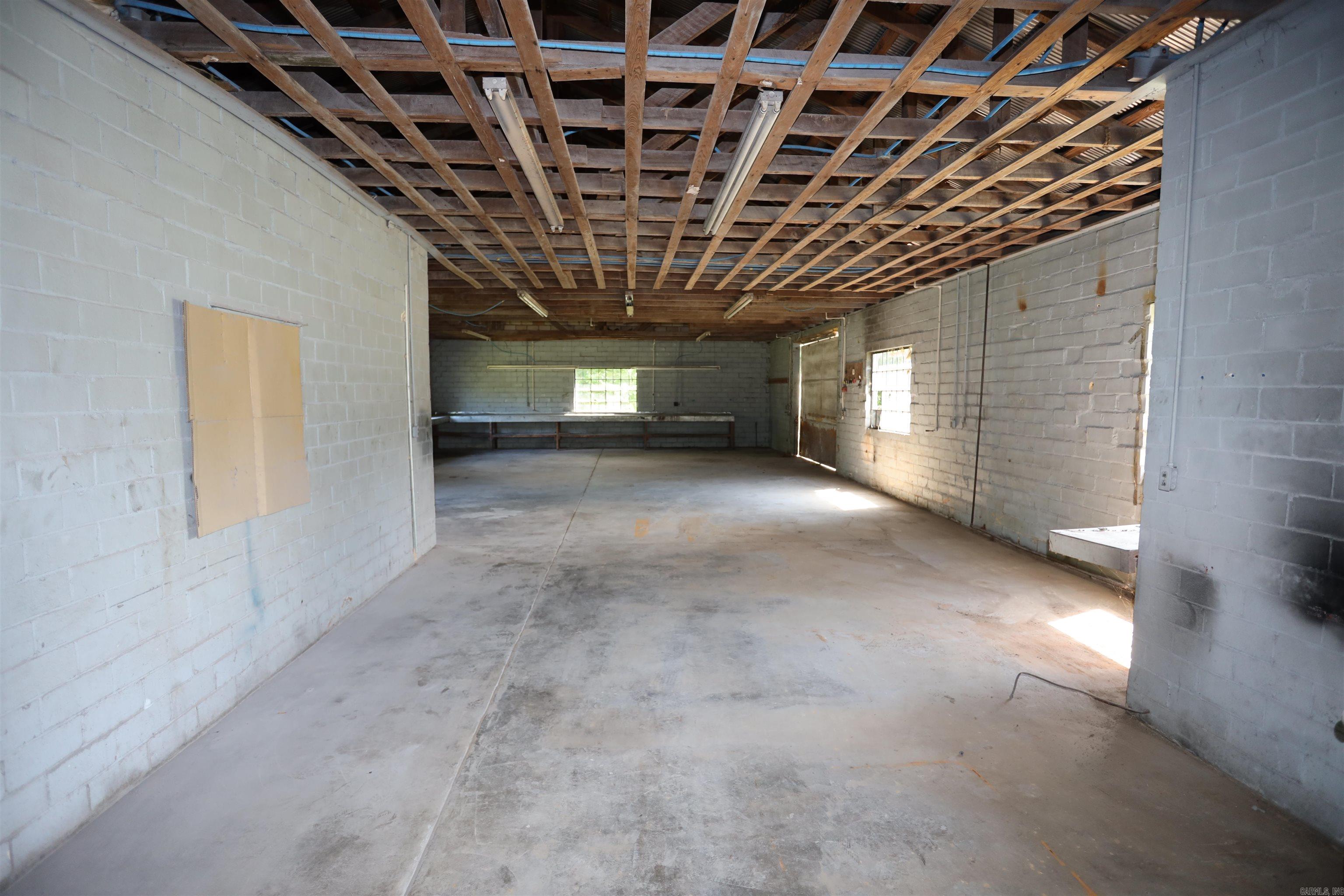 1213 W Central Property Photo 8