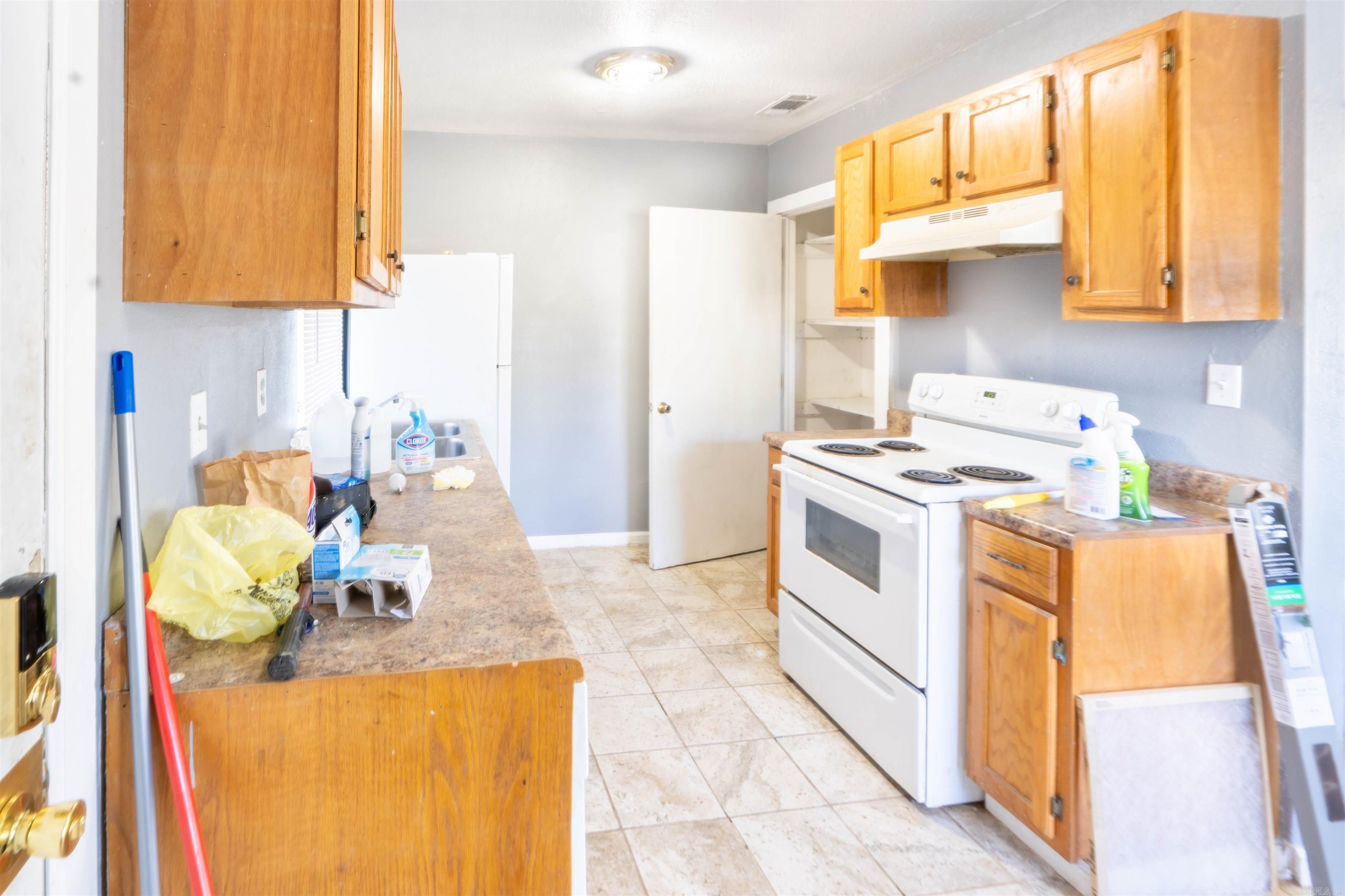 212 N Pine St Property Photo 8