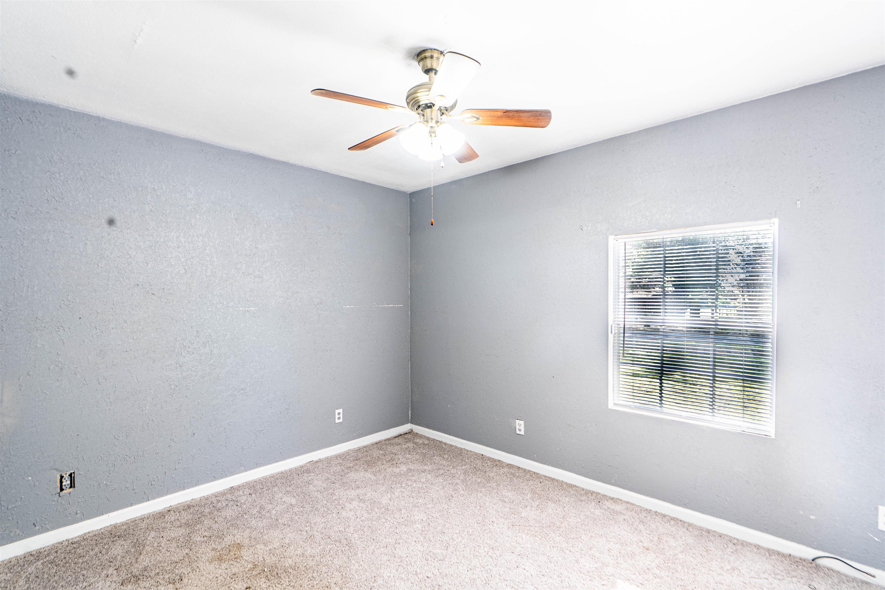212 N Pine St Property Photo 15