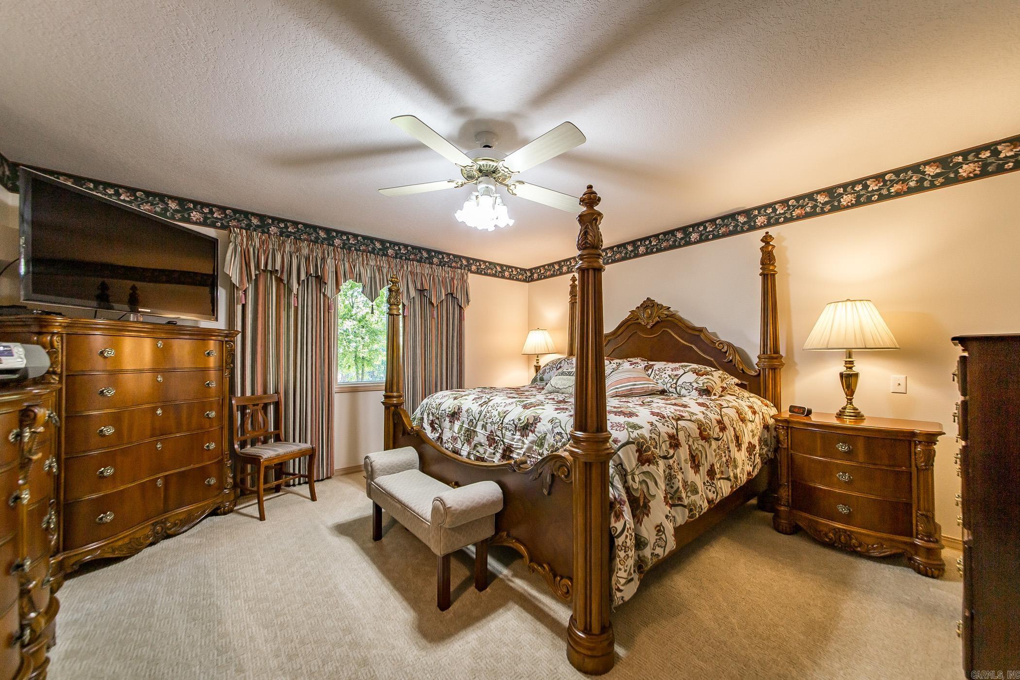 305 Snead Drive Property Photo 11