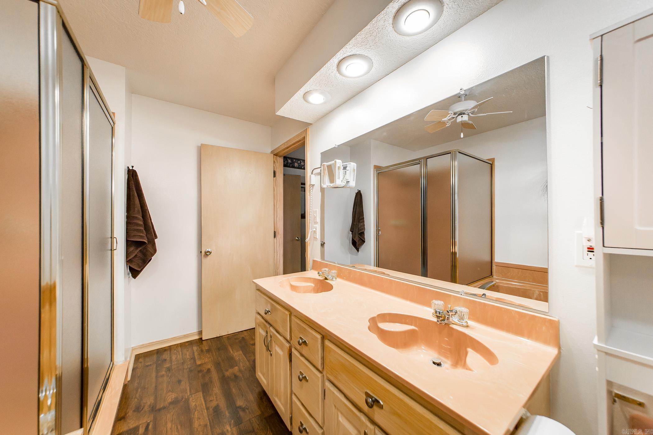 305 Snead Drive Property Photo 15