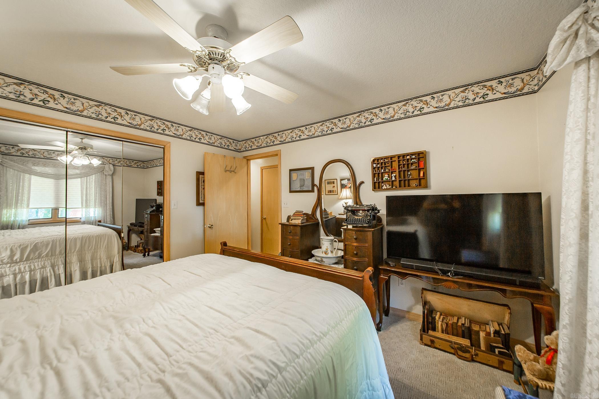 305 Snead Drive Property Photo 18