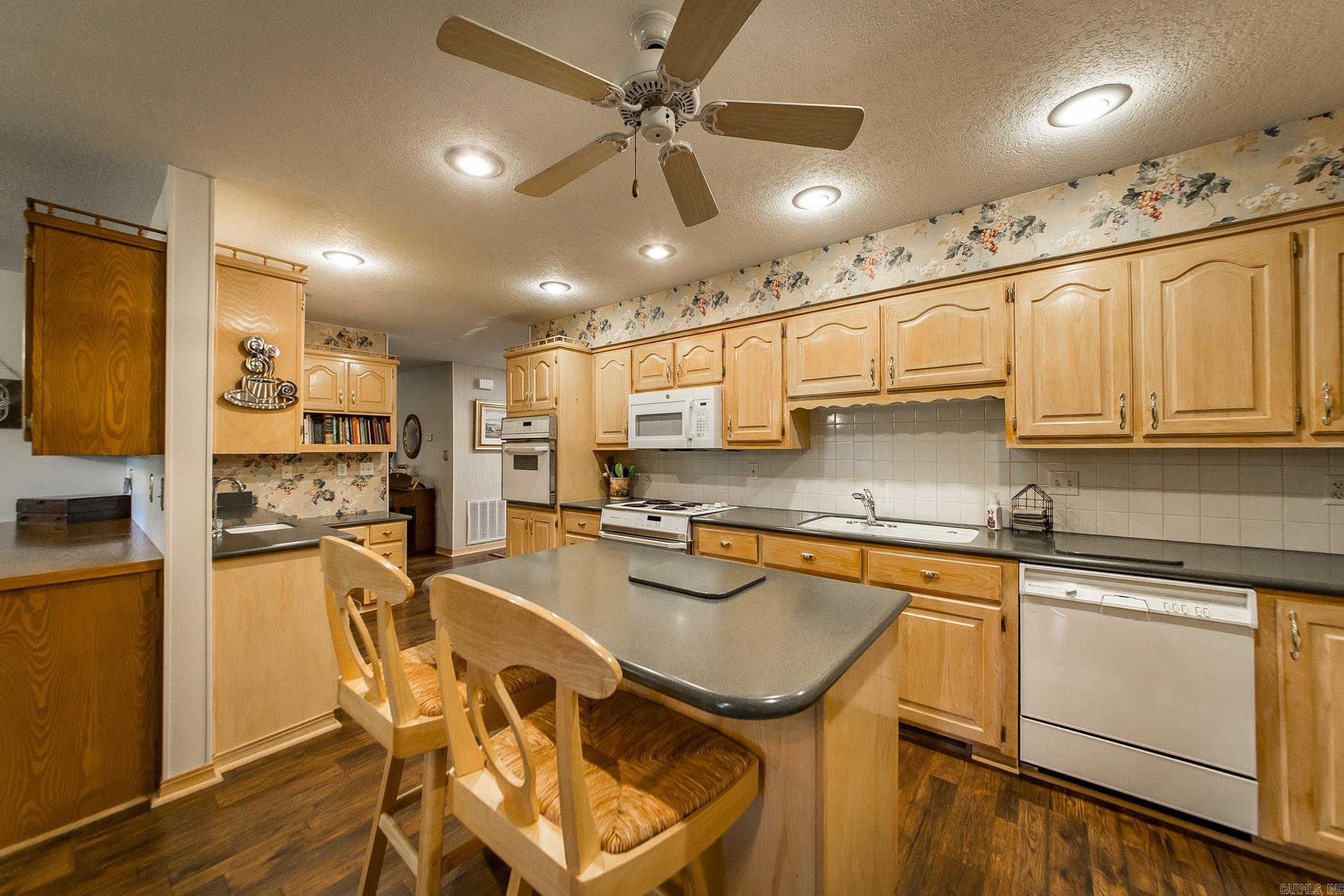 305 Snead Drive Property Photo 26