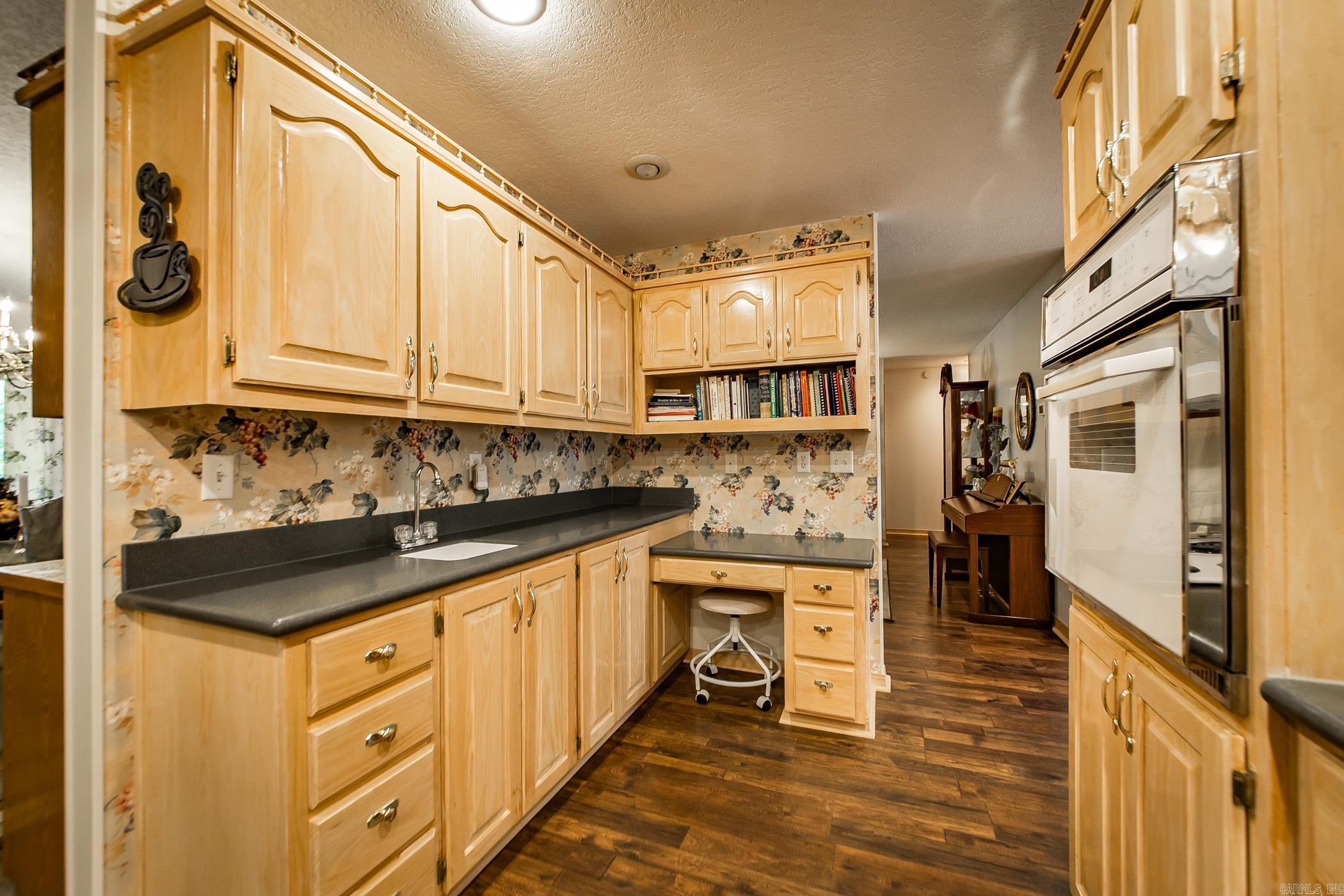 305 Snead Drive Property Photo 28