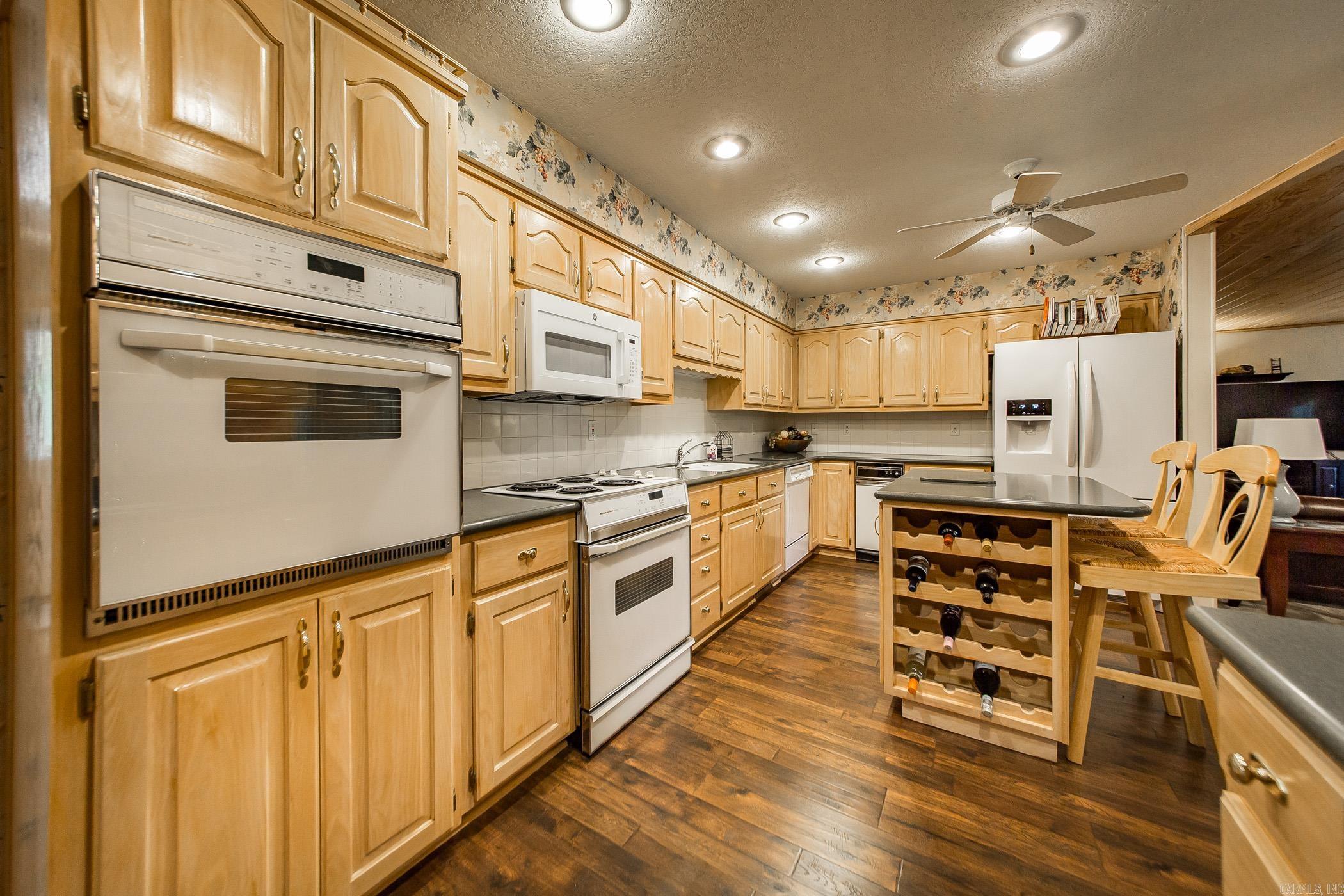 305 Snead Drive Property Photo 29