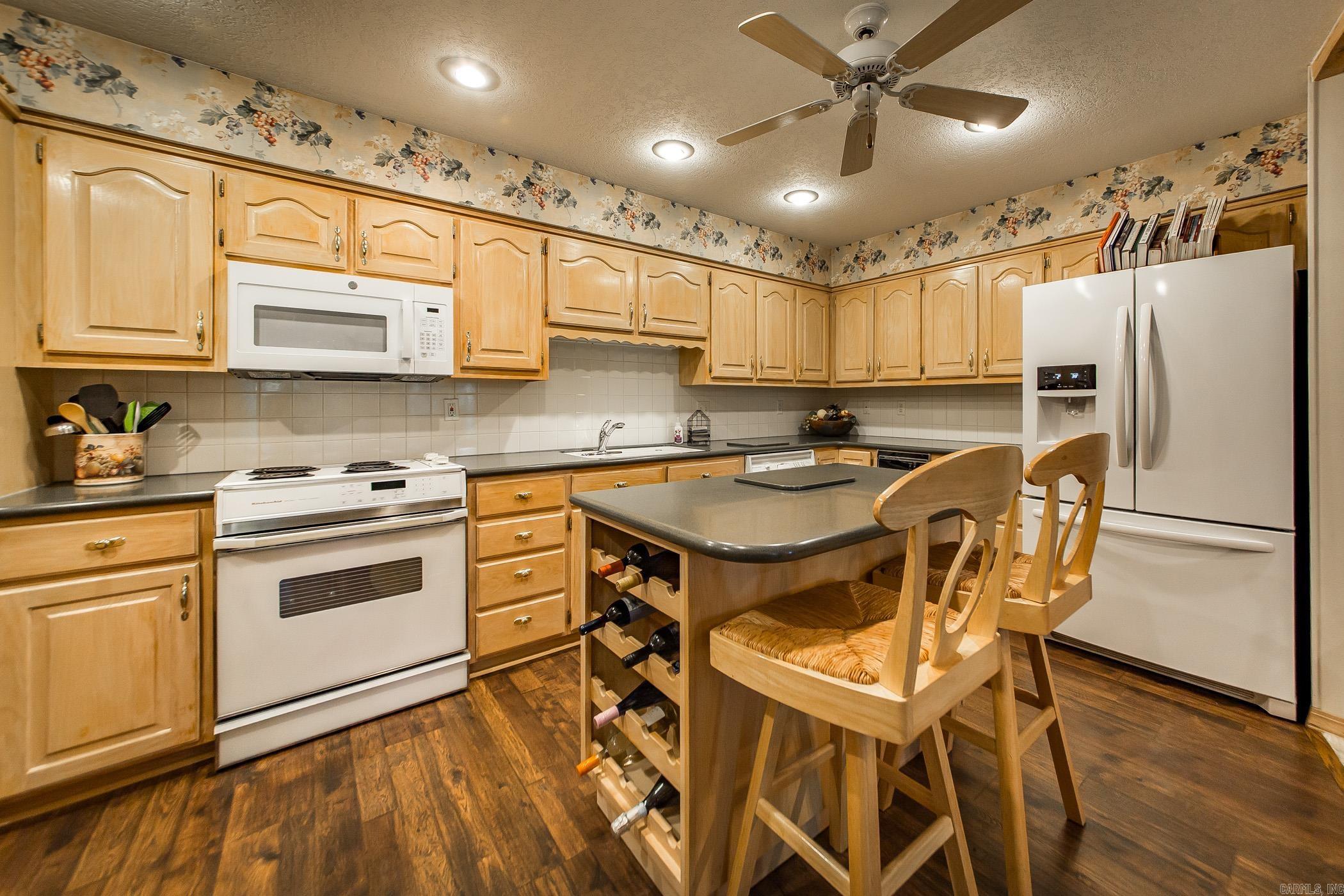 305 Snead Drive Property Photo 30