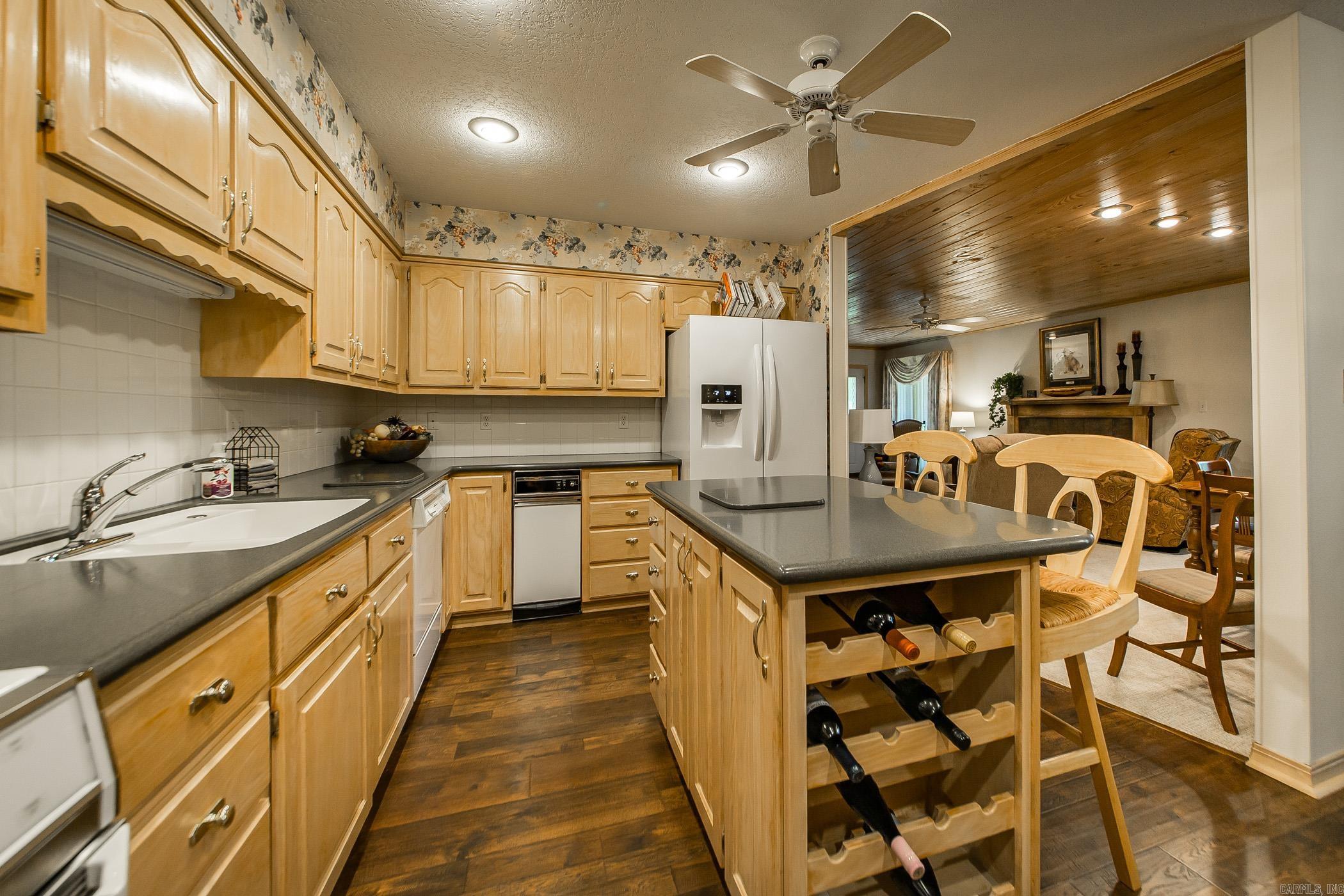 305 Snead Drive Property Photo 31