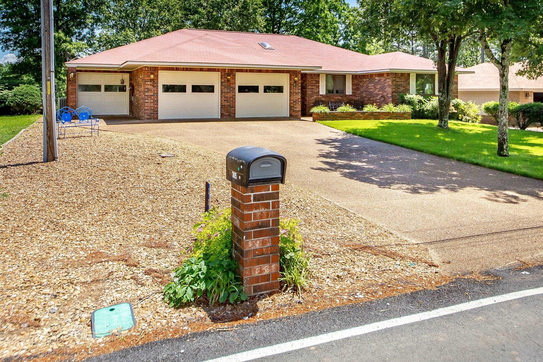 305 Snead Drive Property Photo 44