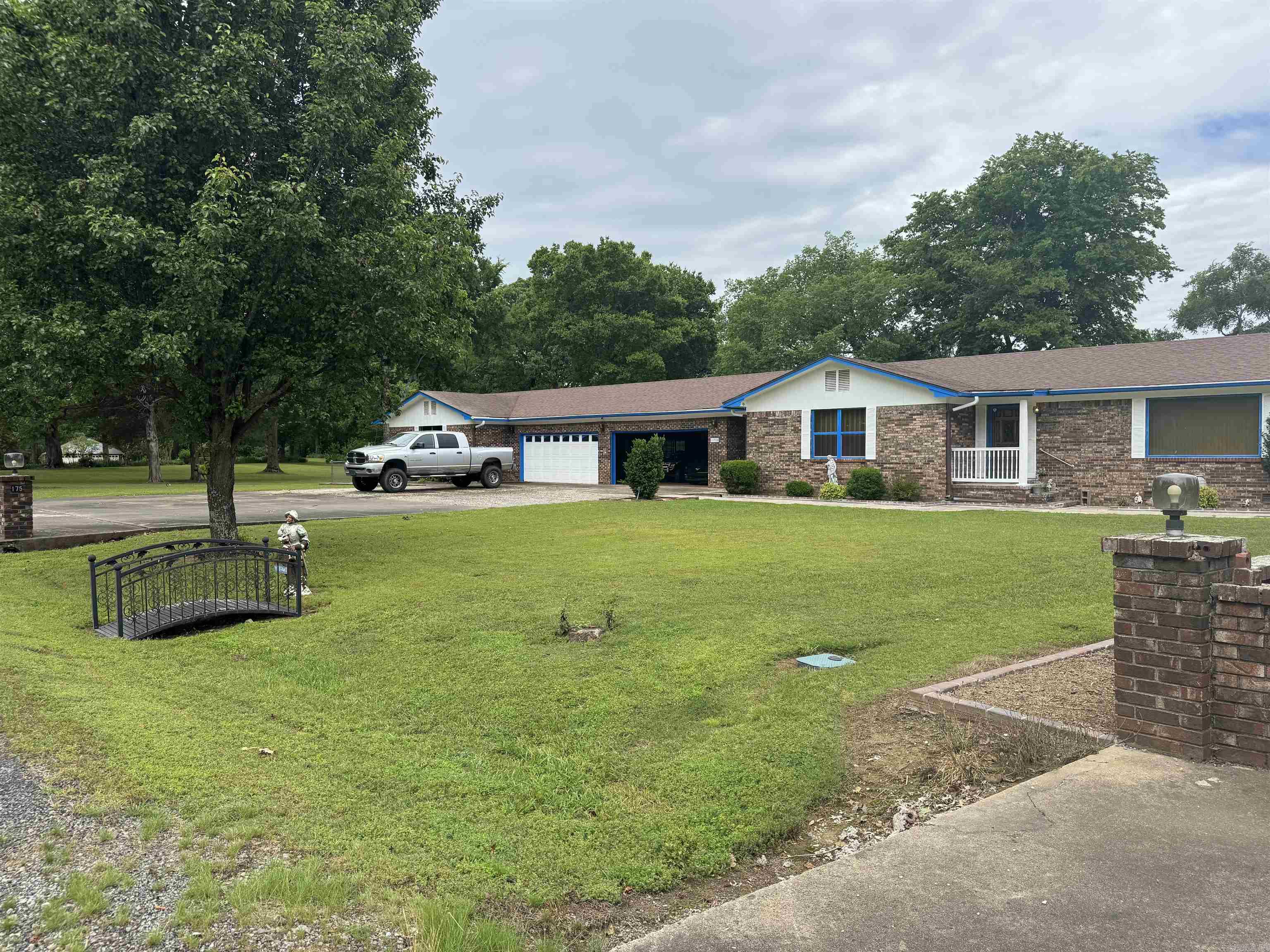 175 County Road 2733 Property Photo 2