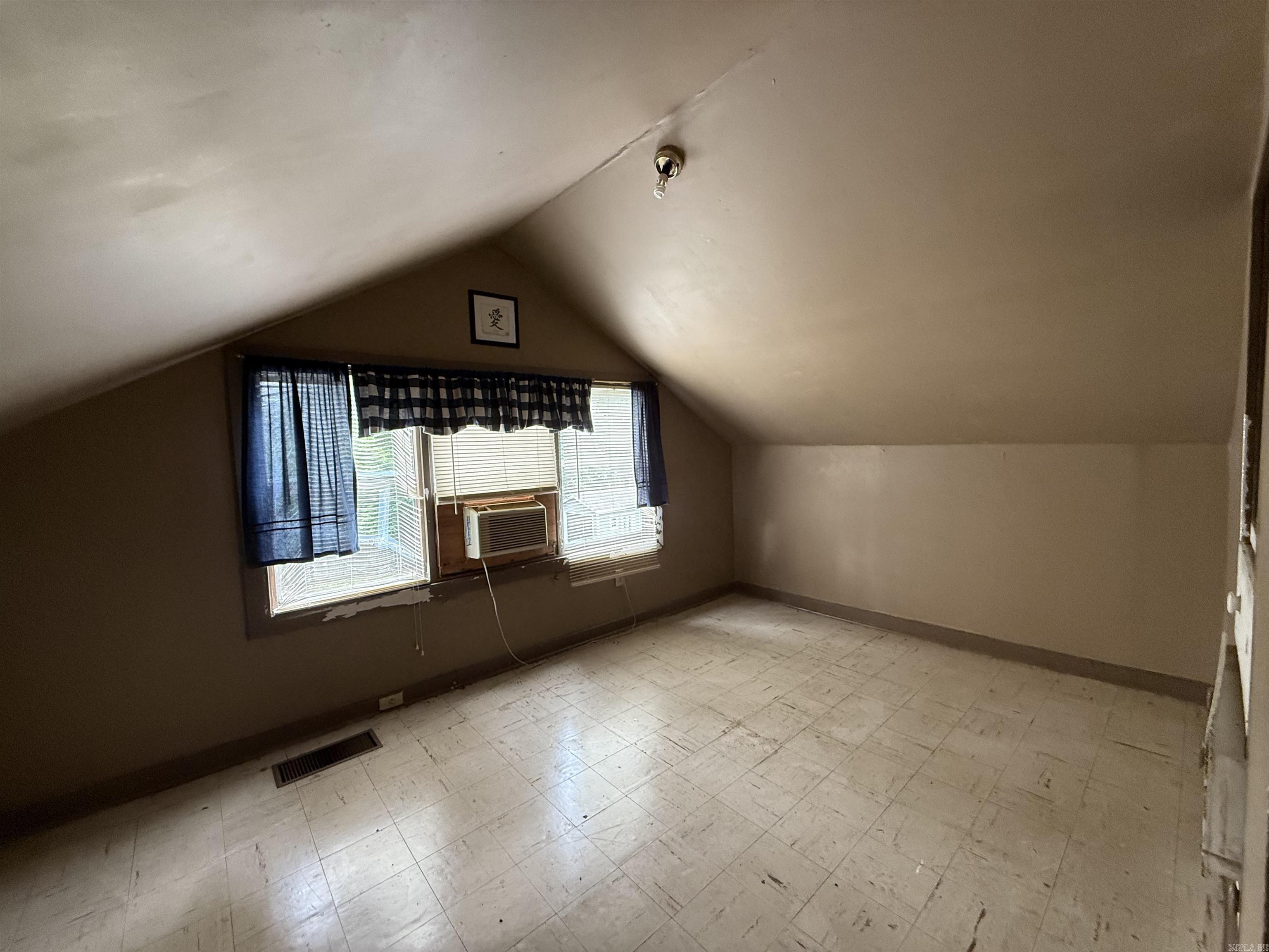 947 Cherry Street Property Photo 11