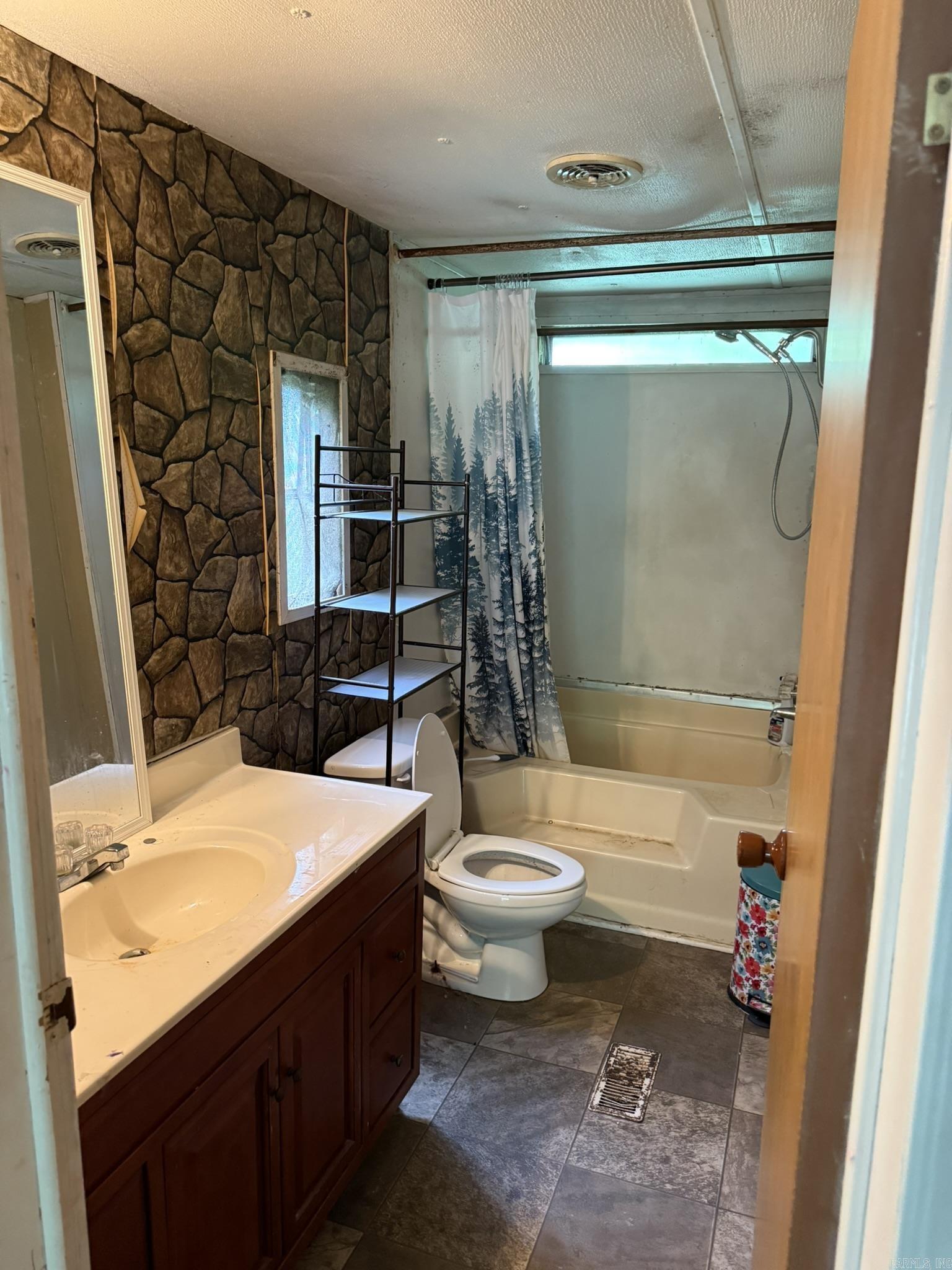 68 Davis Drive Property Photo 8
