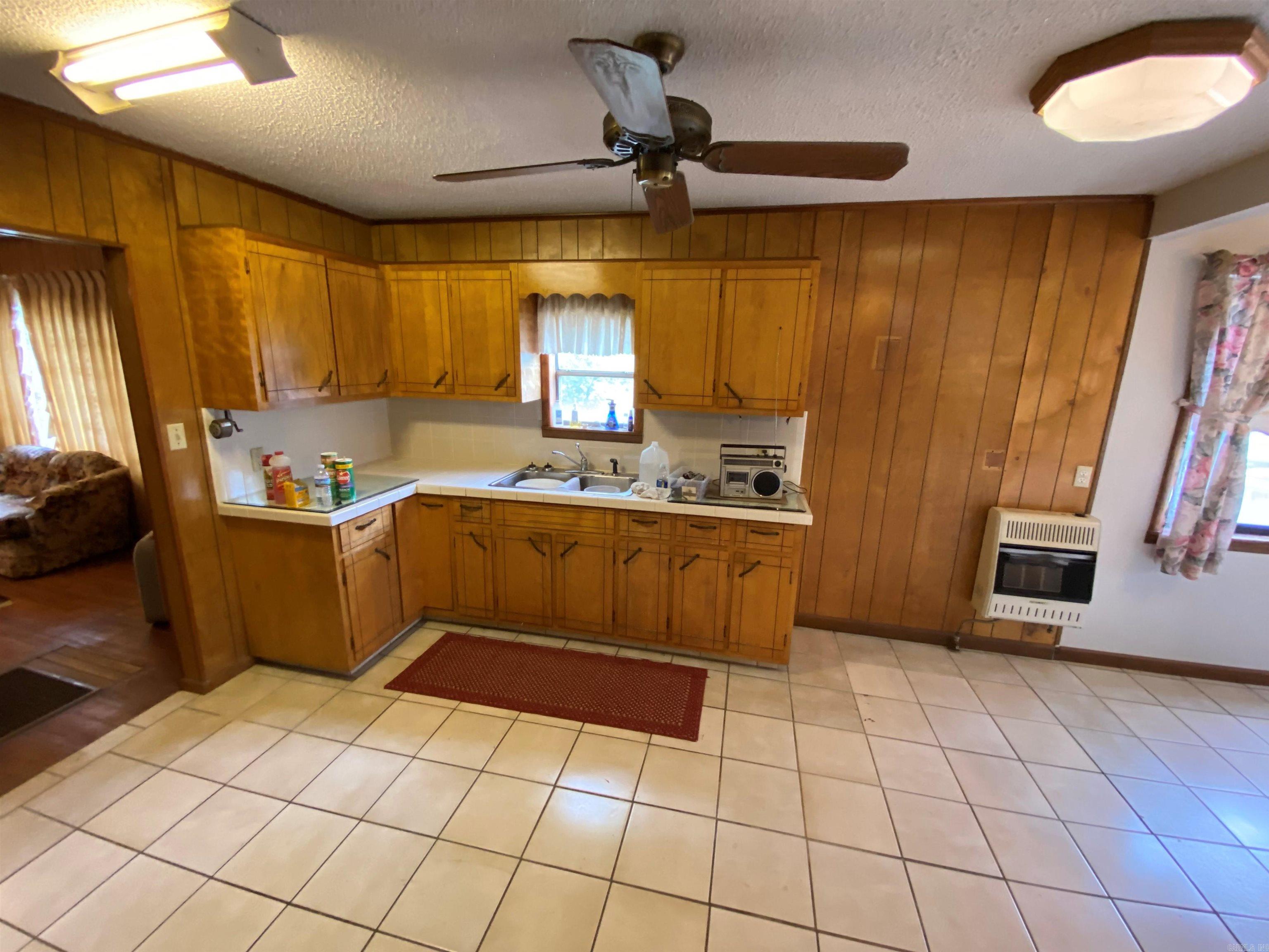 325 N Hwy 65 Property Photo 8