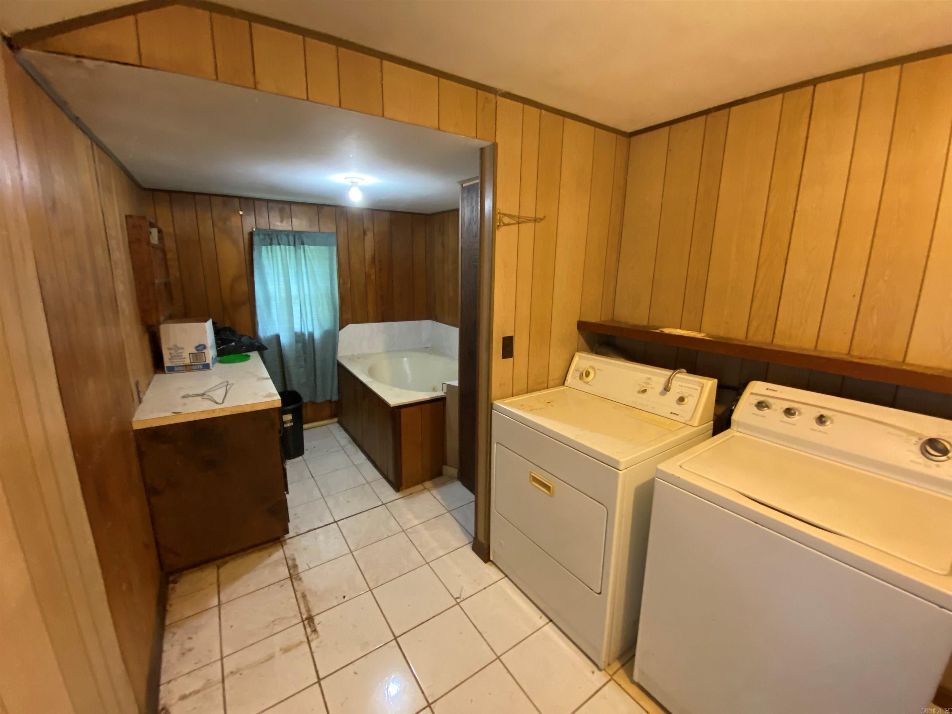 325 N Hwy 65 Property Photo 15