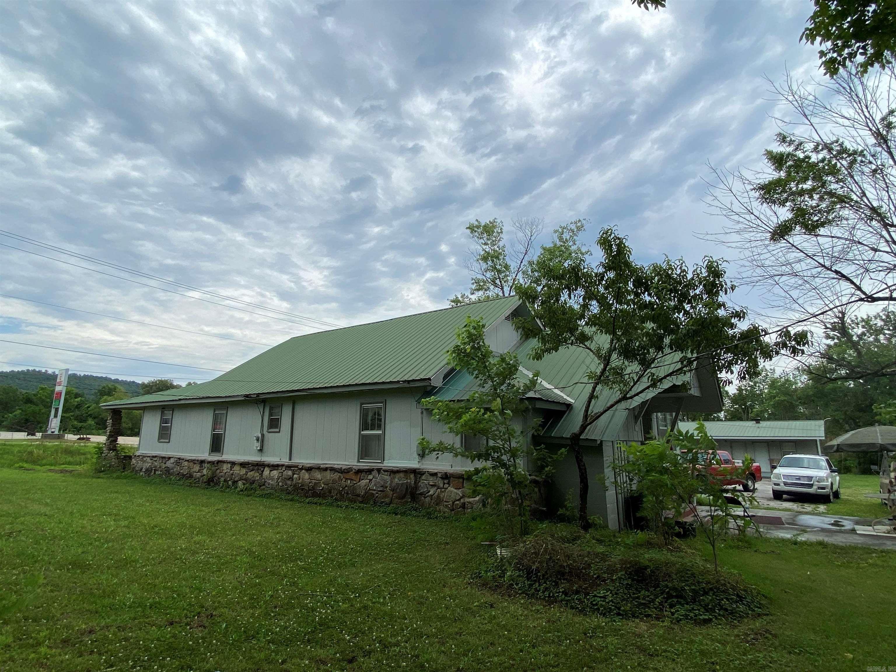 325 N Hwy 65 Property Photo 19