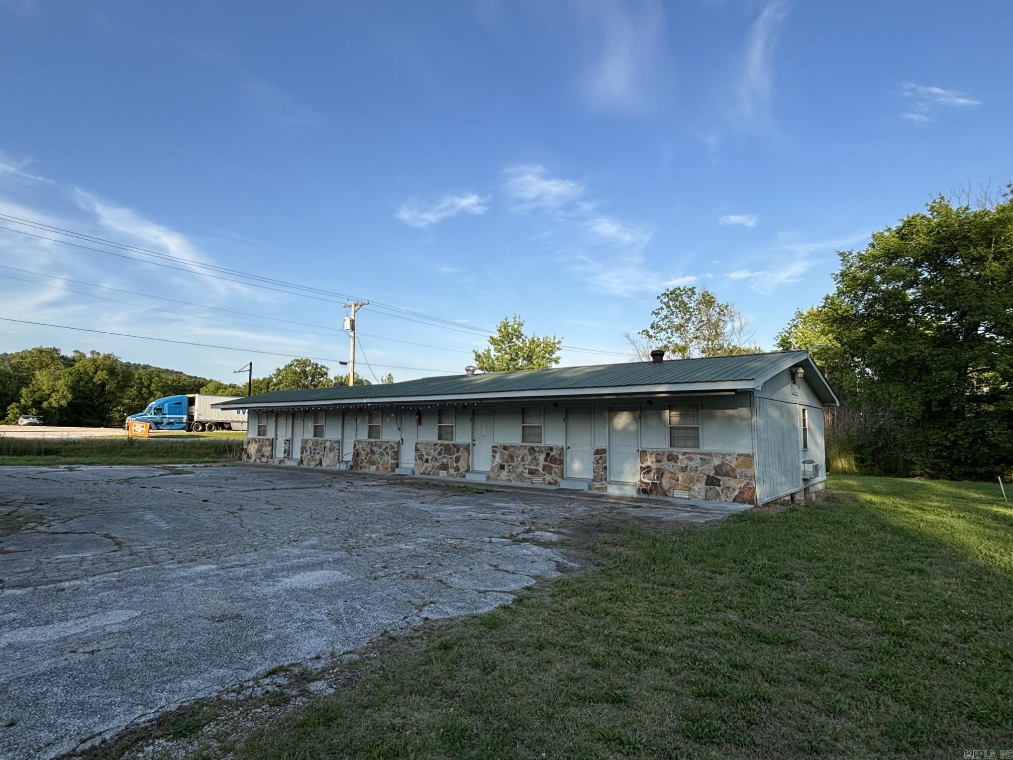 325 N Hwy 65 Property Photo 43