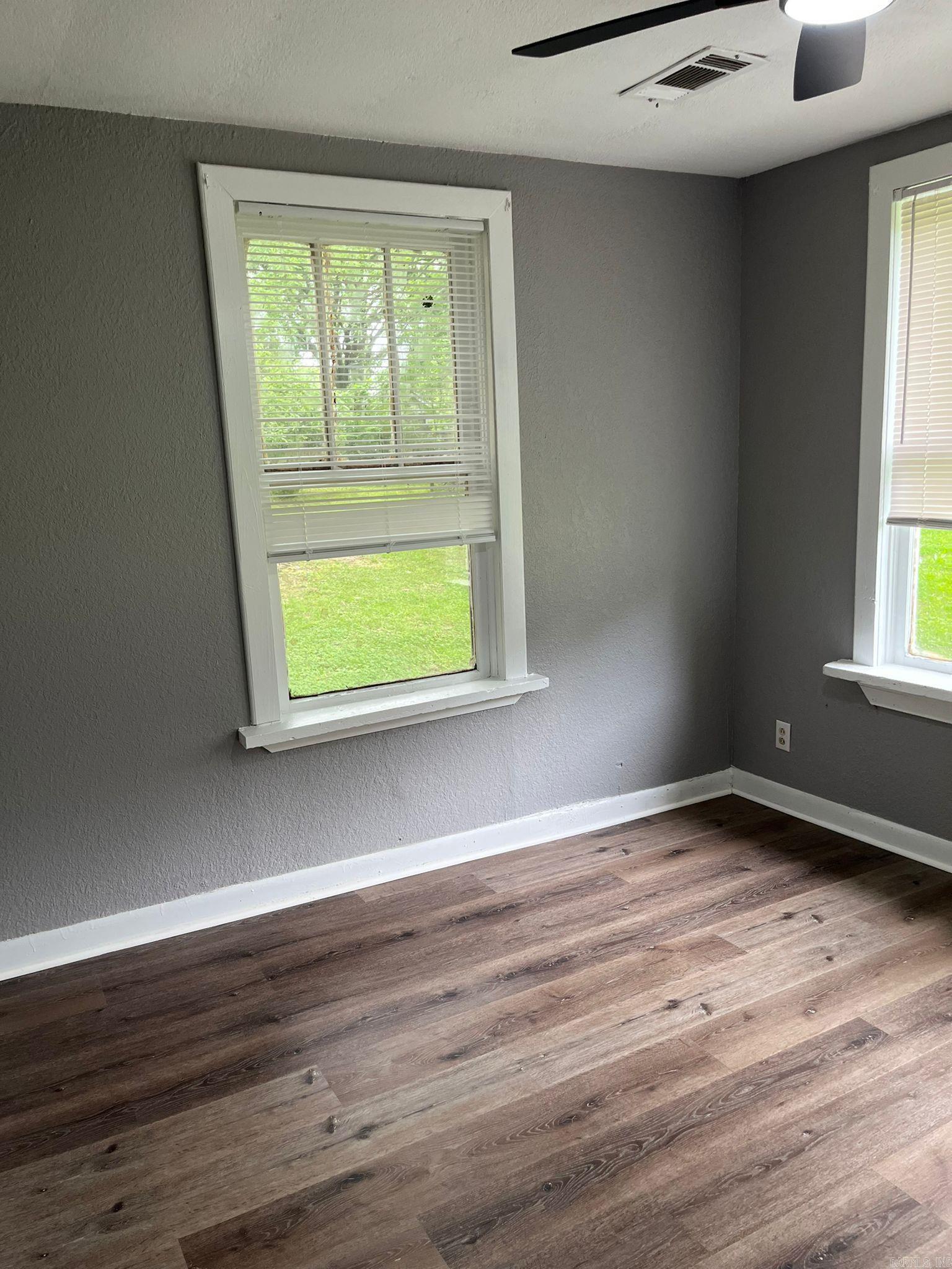 223 W Highland Avenue Property Photo 9