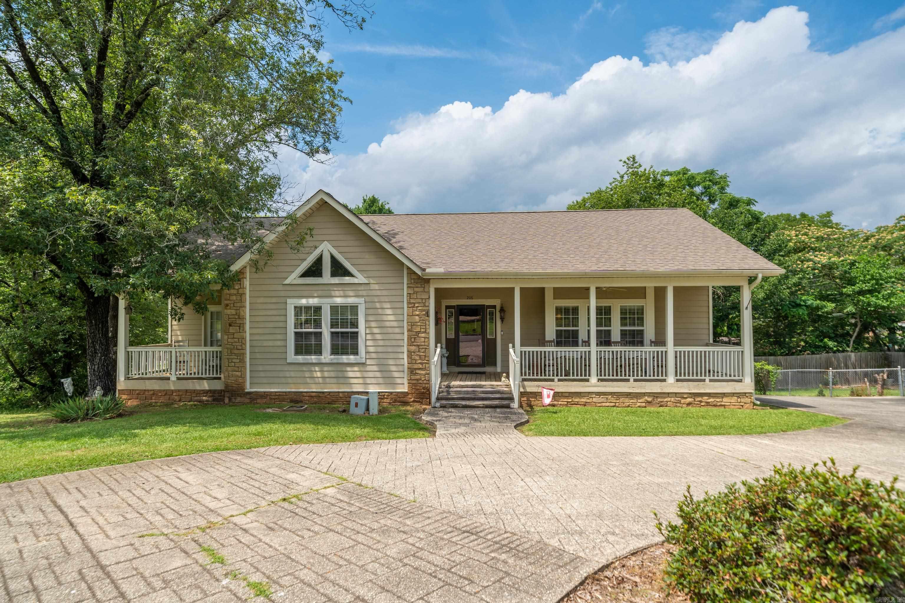 206 Brown Property Photo 1