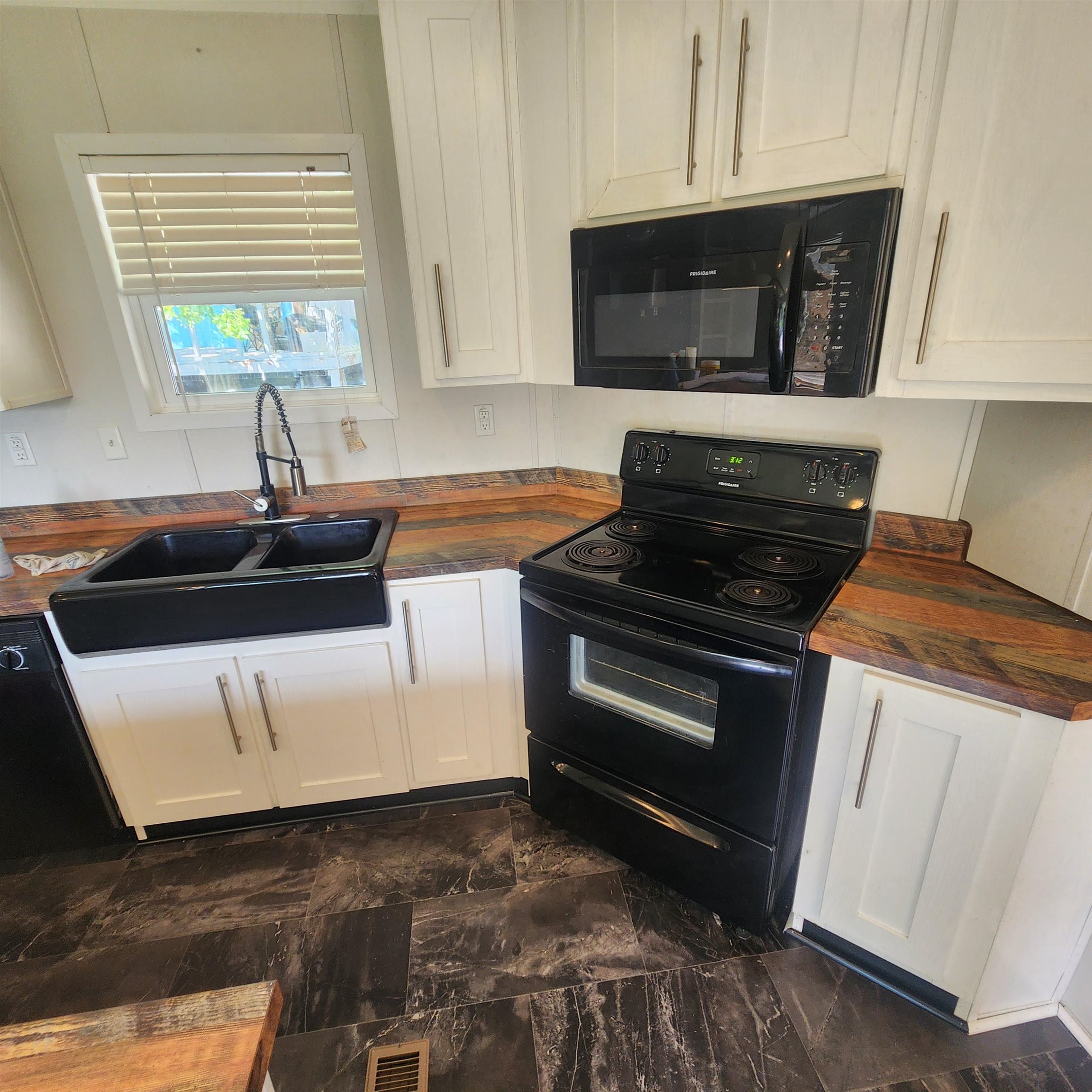 63 Tablerock Road Property Photo 11