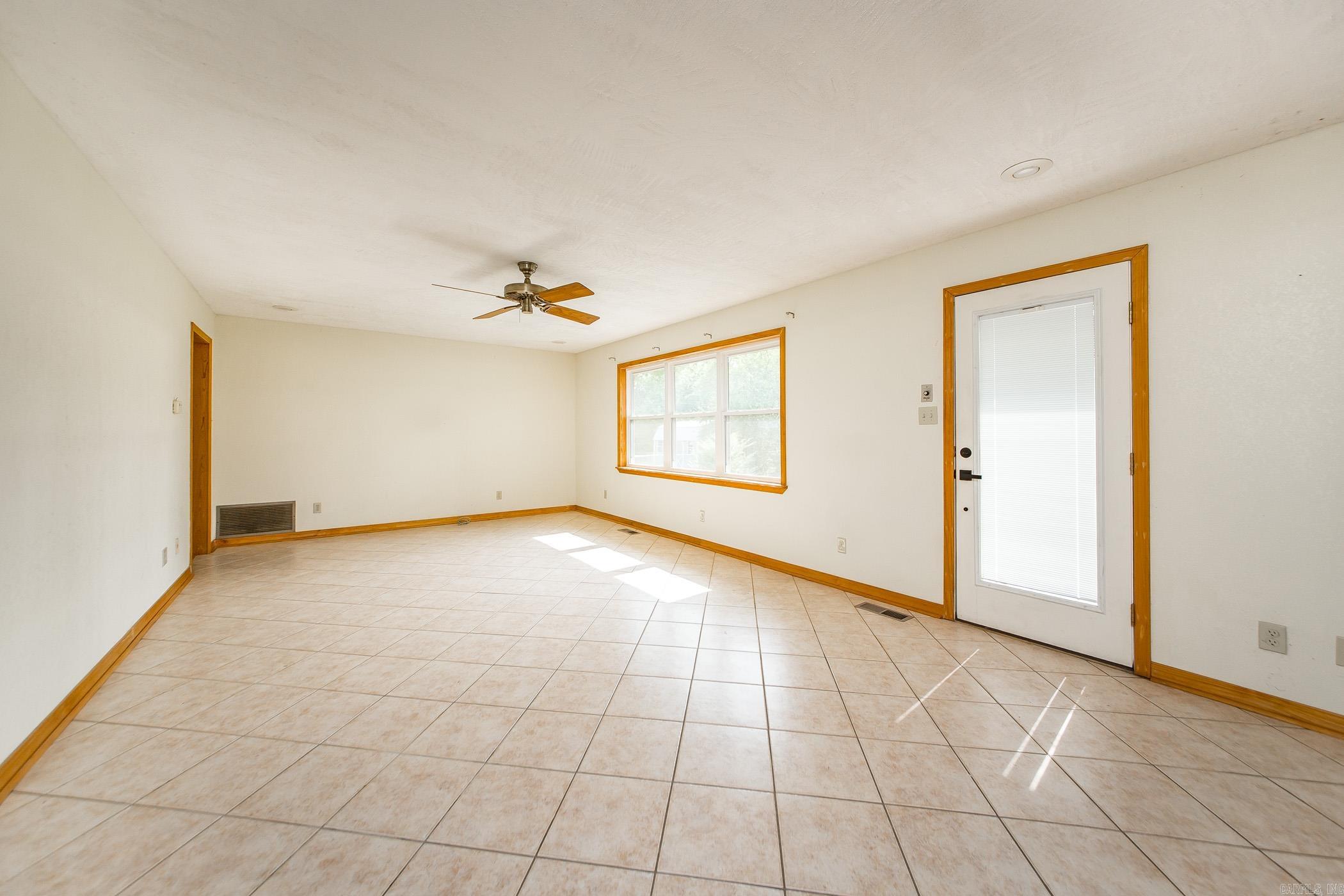 416 Sunset Drive Property Photo 7