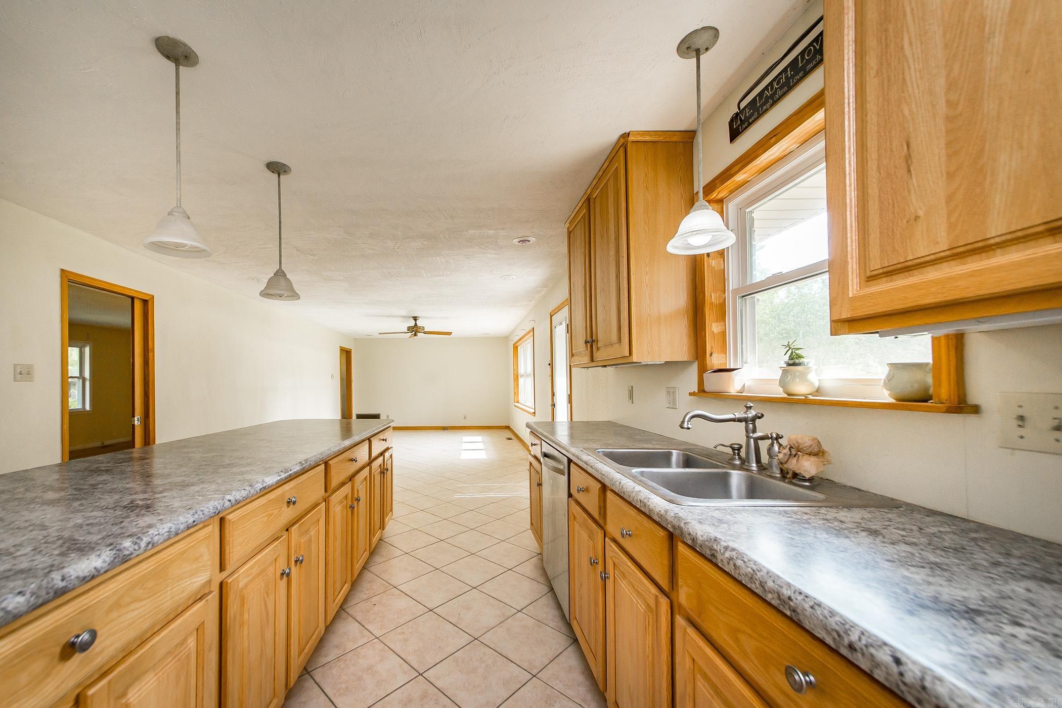416 Sunset Drive Property Photo 10