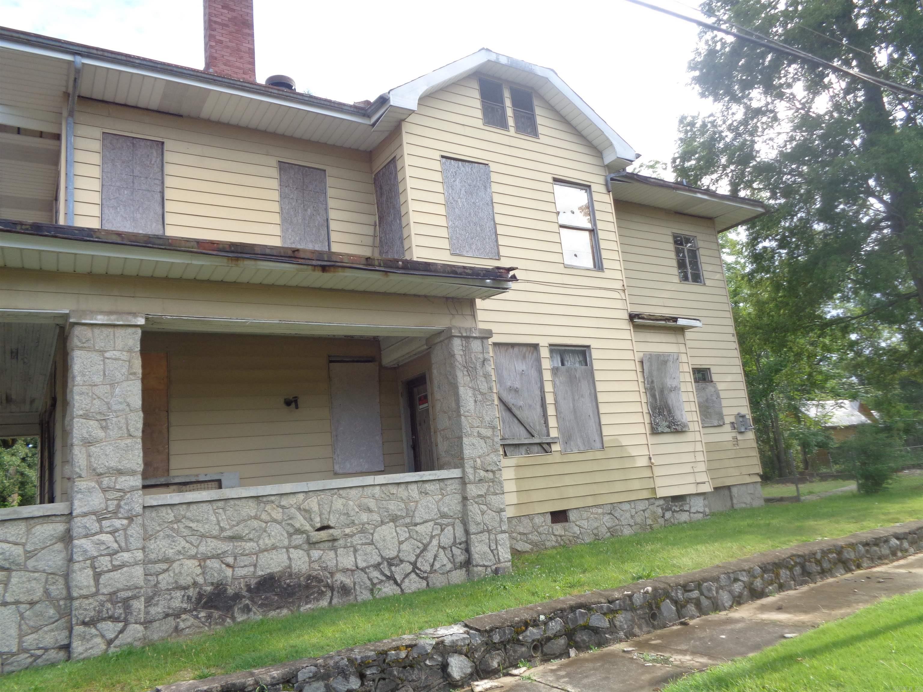2600 Wolfe Street Property Photo 4