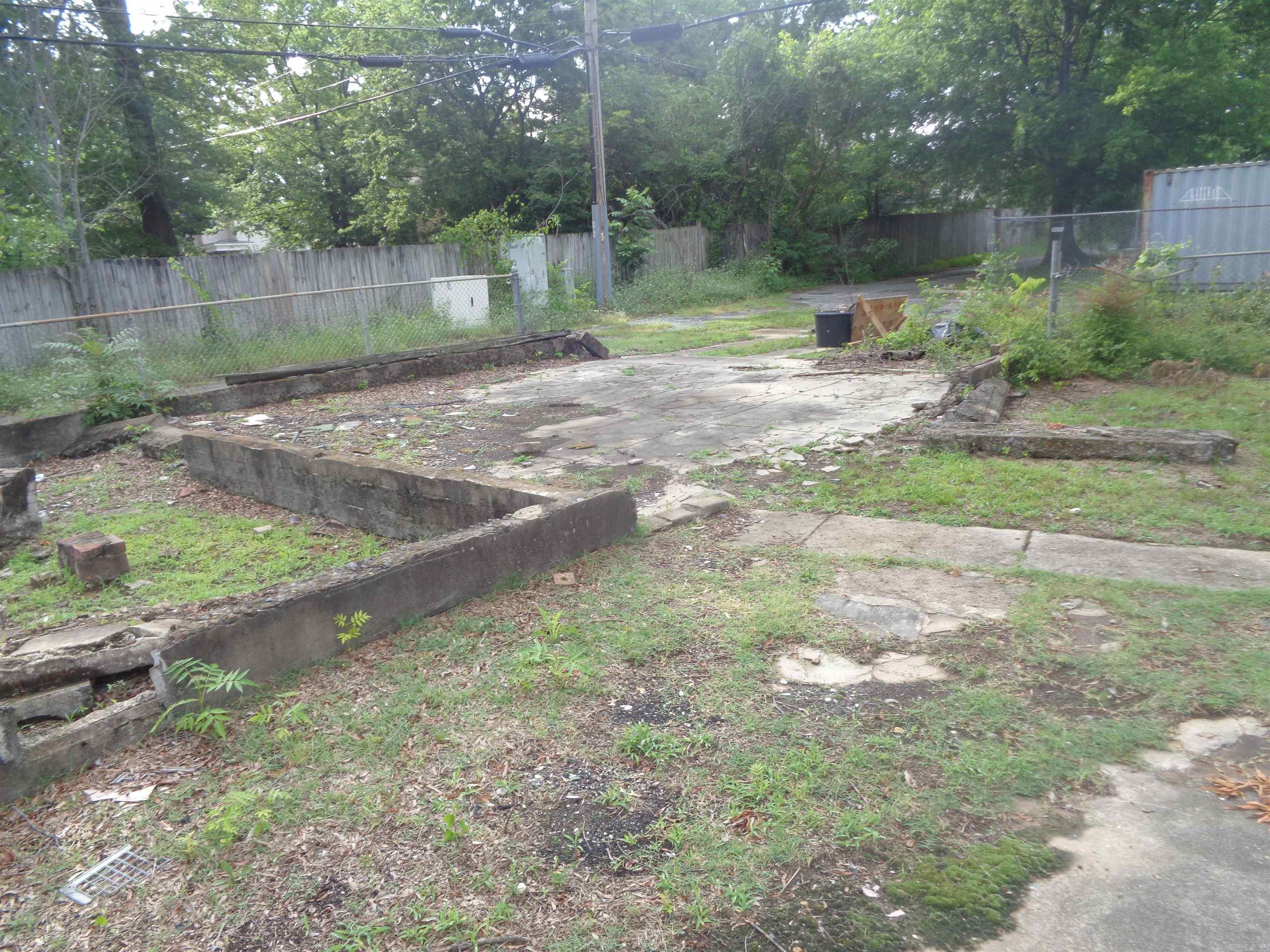 2600 Wolfe Street Property Photo 8
