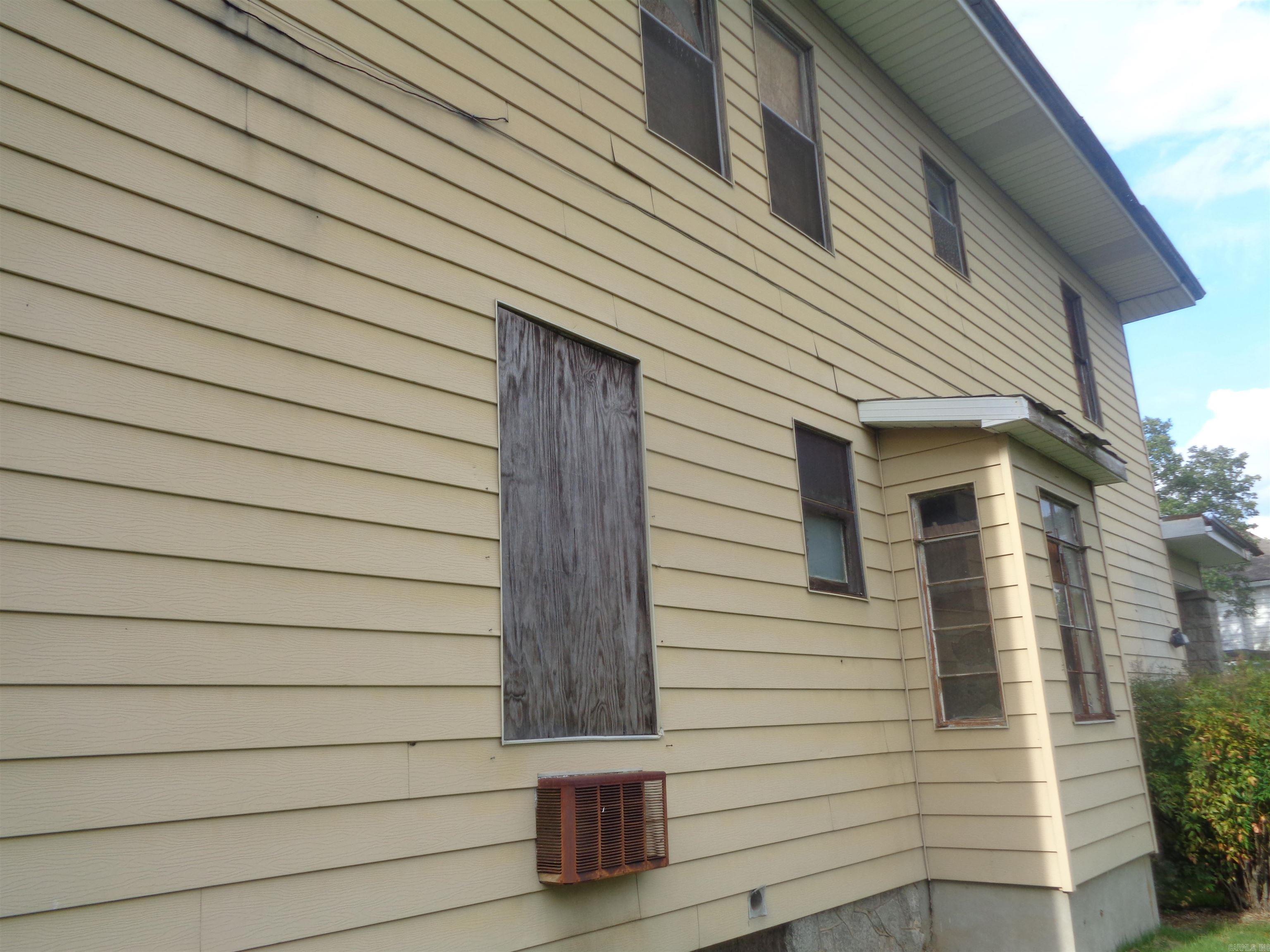 2600 Wolfe Street Property Photo 11