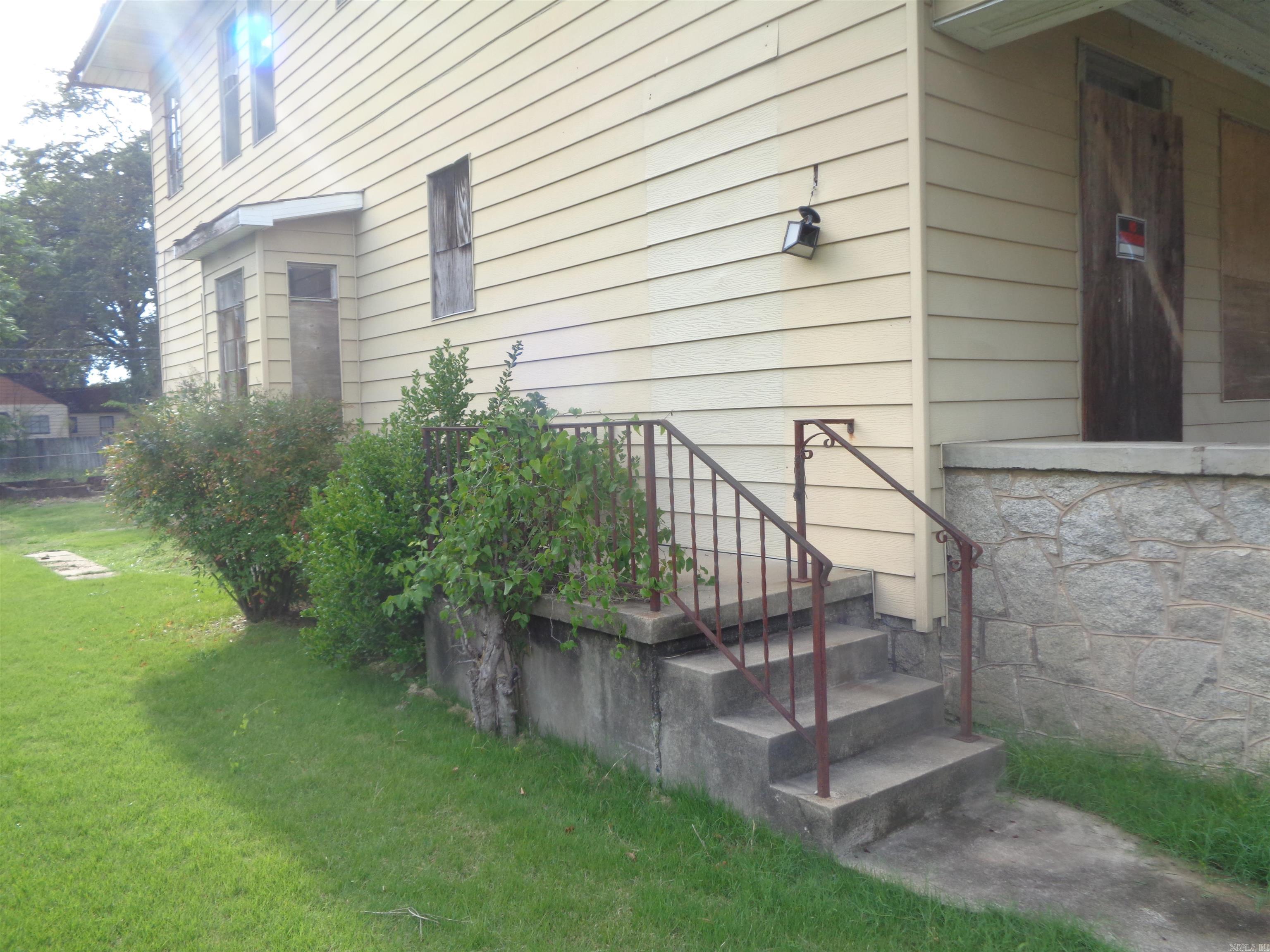 2600 Wolfe Street Property Photo 12
