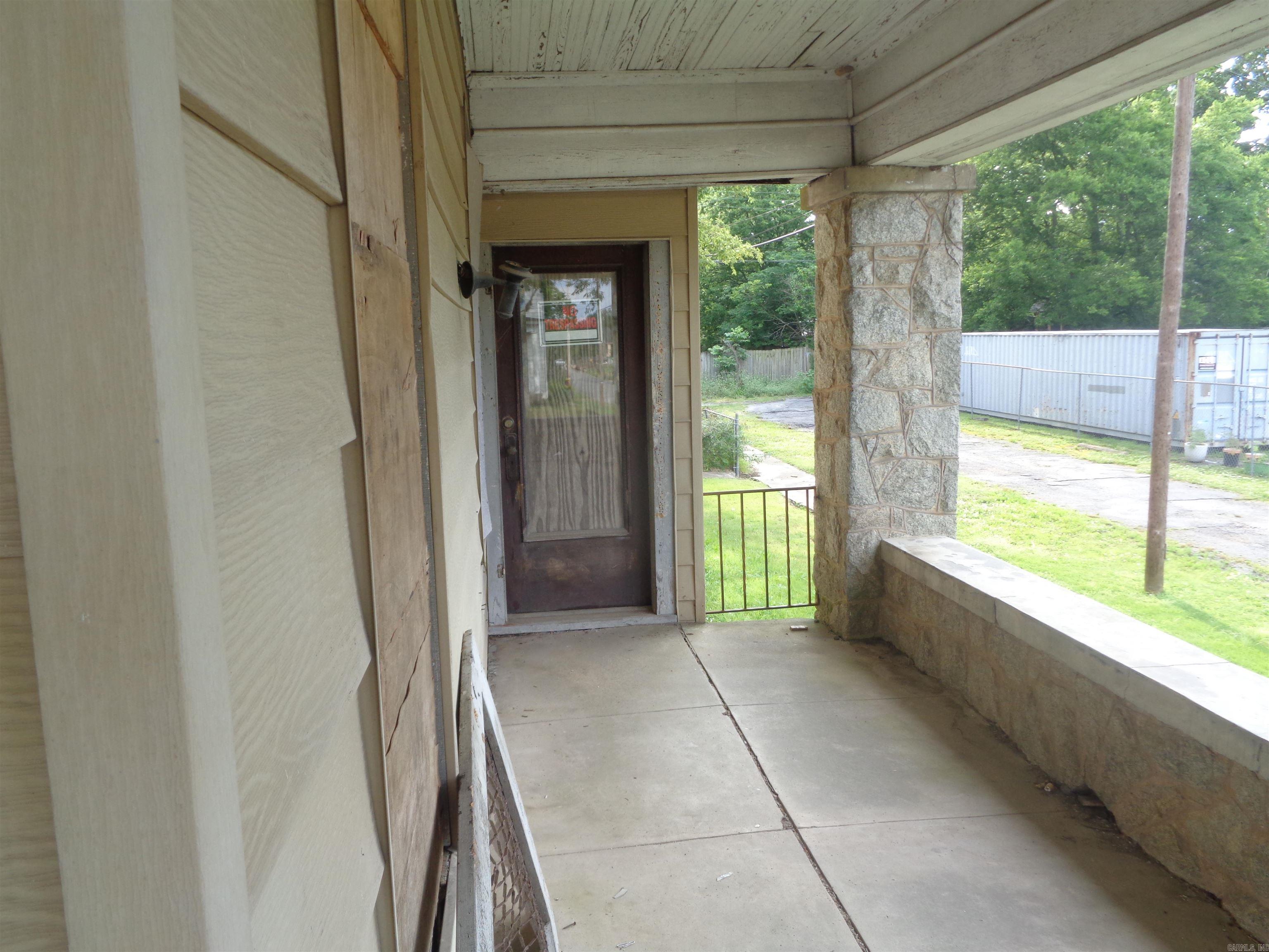 2600 Wolfe Street Property Photo 15