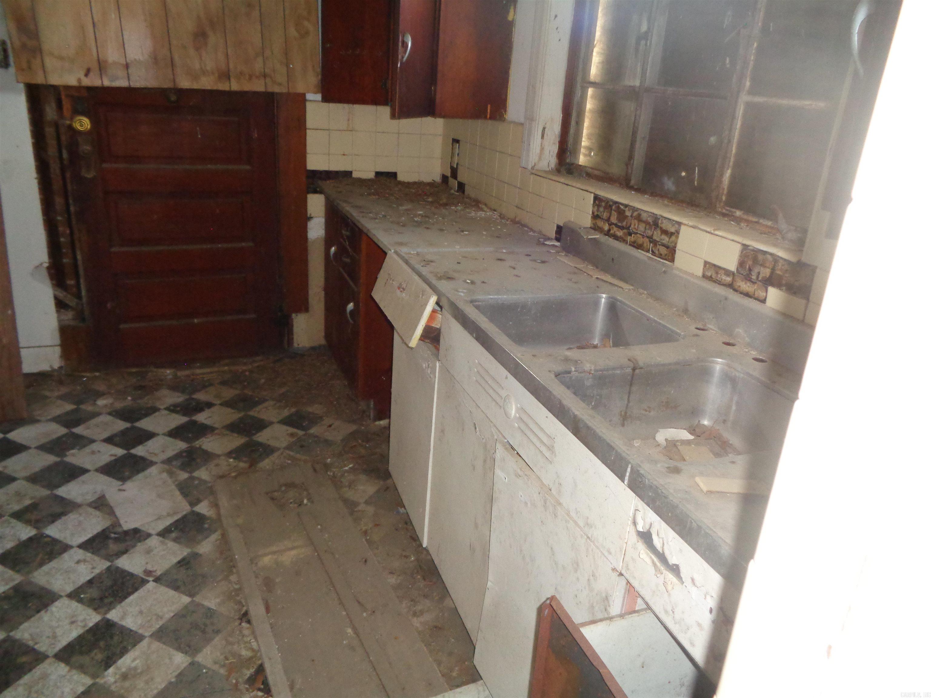 2600 Wolfe Street Property Photo 23