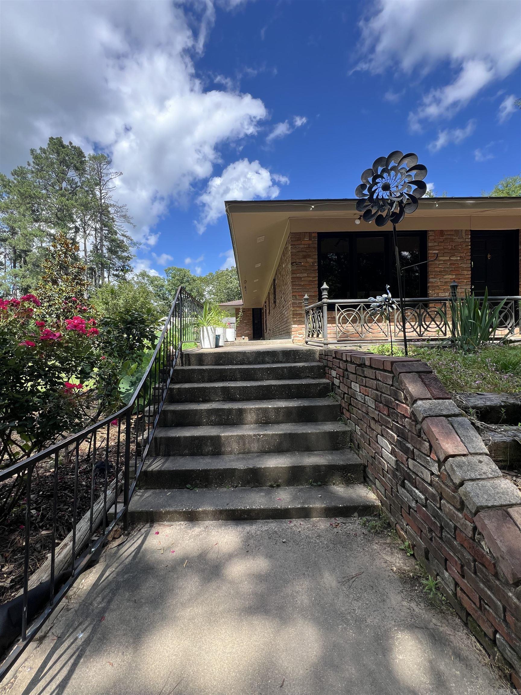 114 Mark Circle Property Photo 2