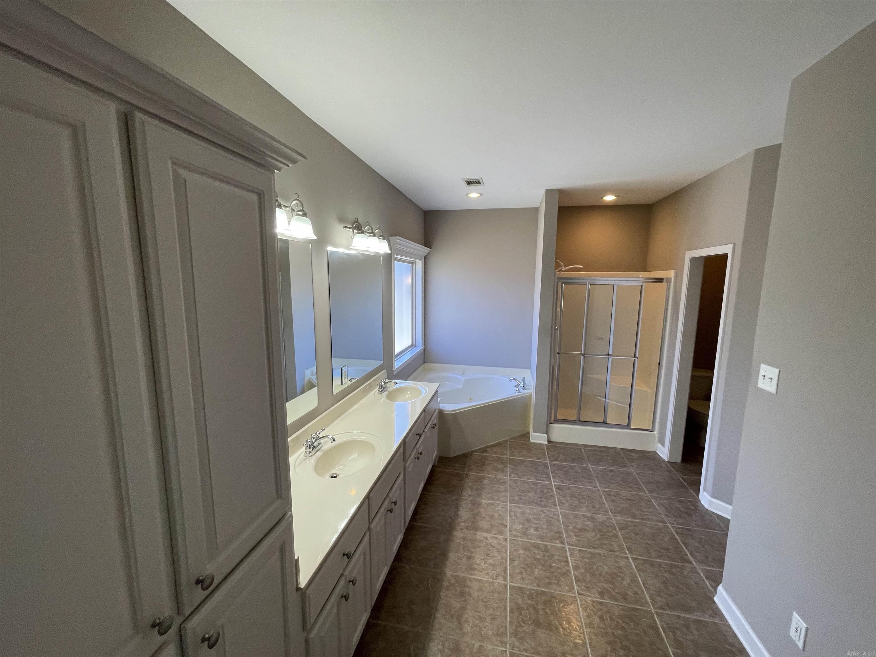 1756 White Oak Lane Property Photo 10