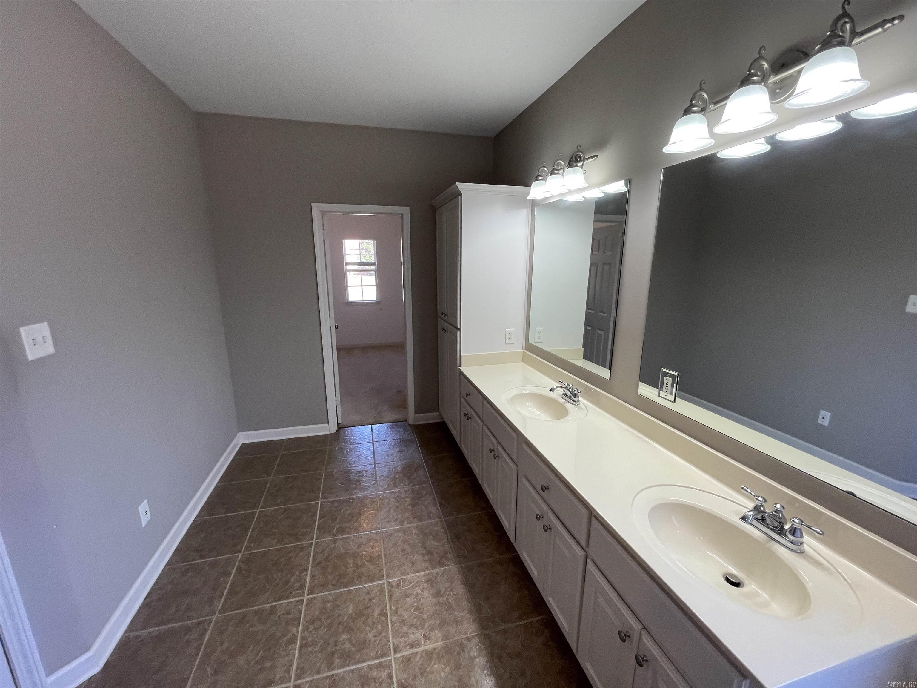 1756 White Oak Lane Property Photo 13