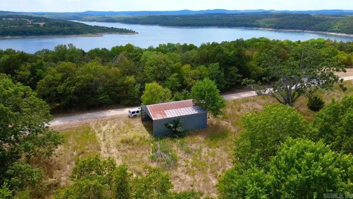 000 Cedar Creek Property Photo 3