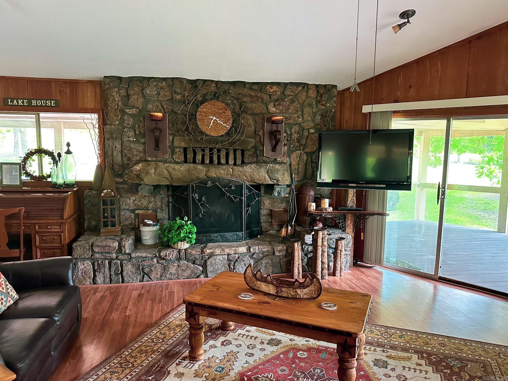 741 Rainbow Road Property Photo 3