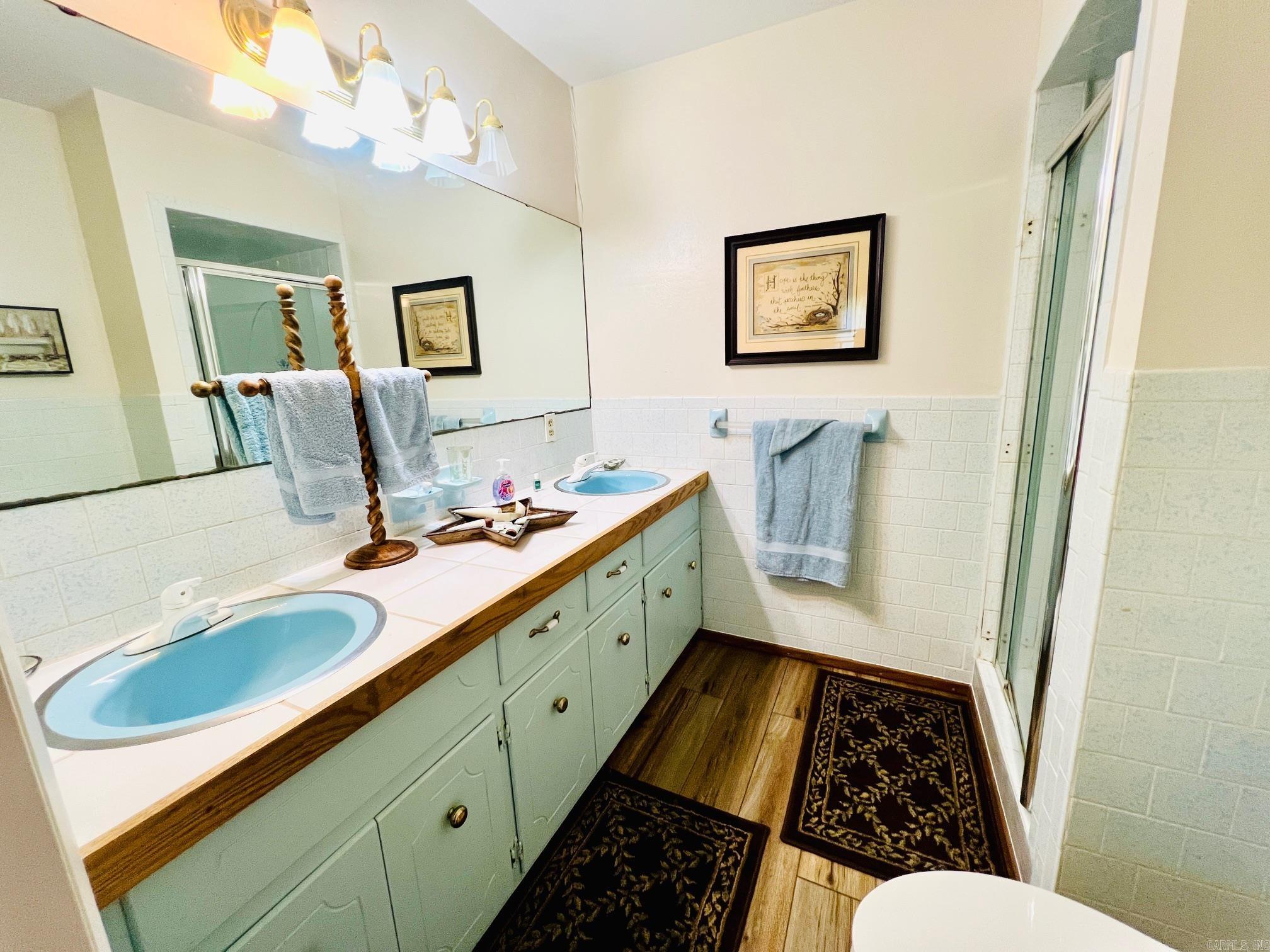 741 Rainbow Road Property Photo 9