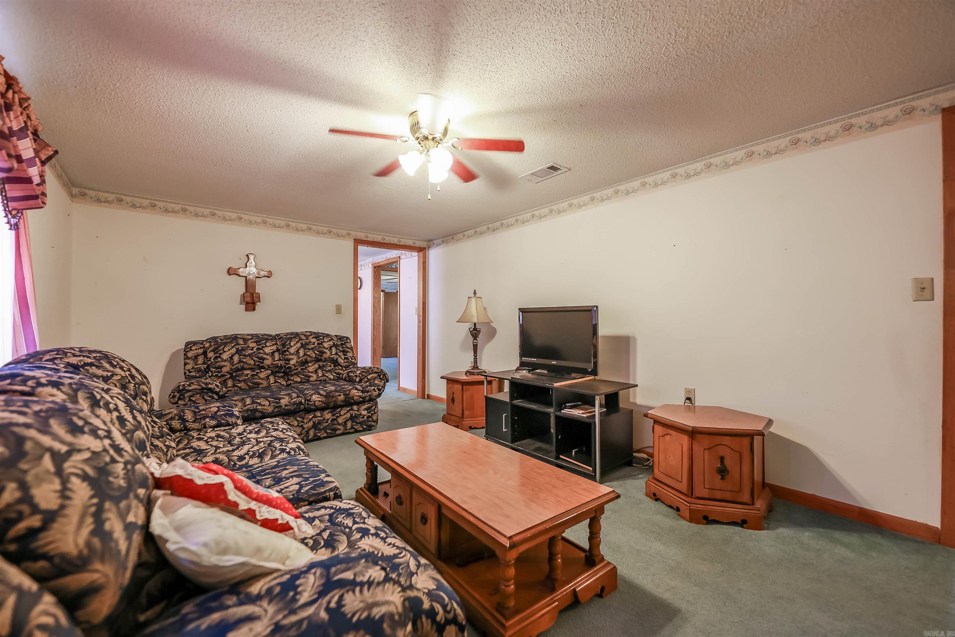 608 S Highway 35 Property Photo 18