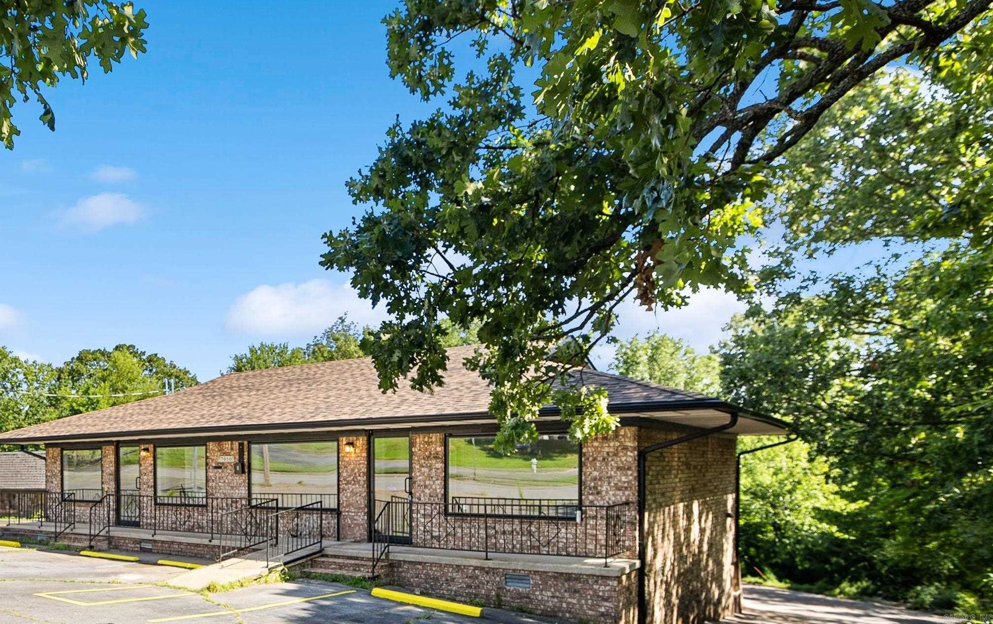 7610 North Hills Blvd Property Photo 4