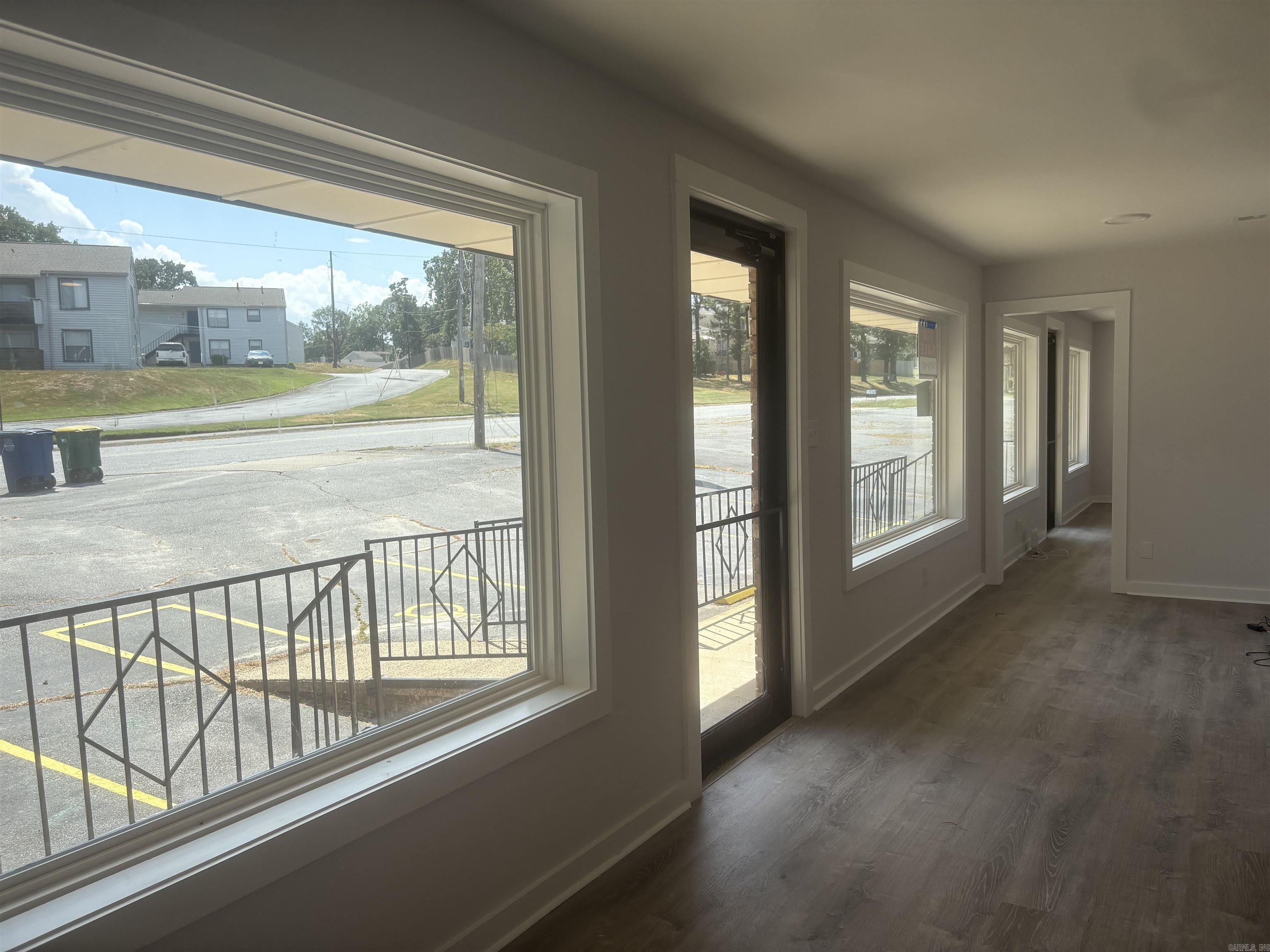 7610 North Hills Blvd Property Photo 8