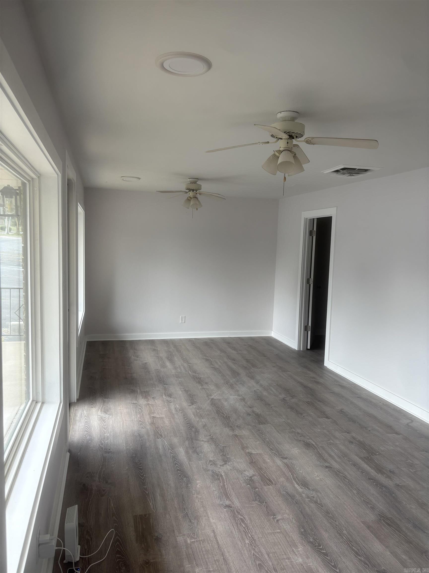 7610 North Hills Blvd Property Photo 13
