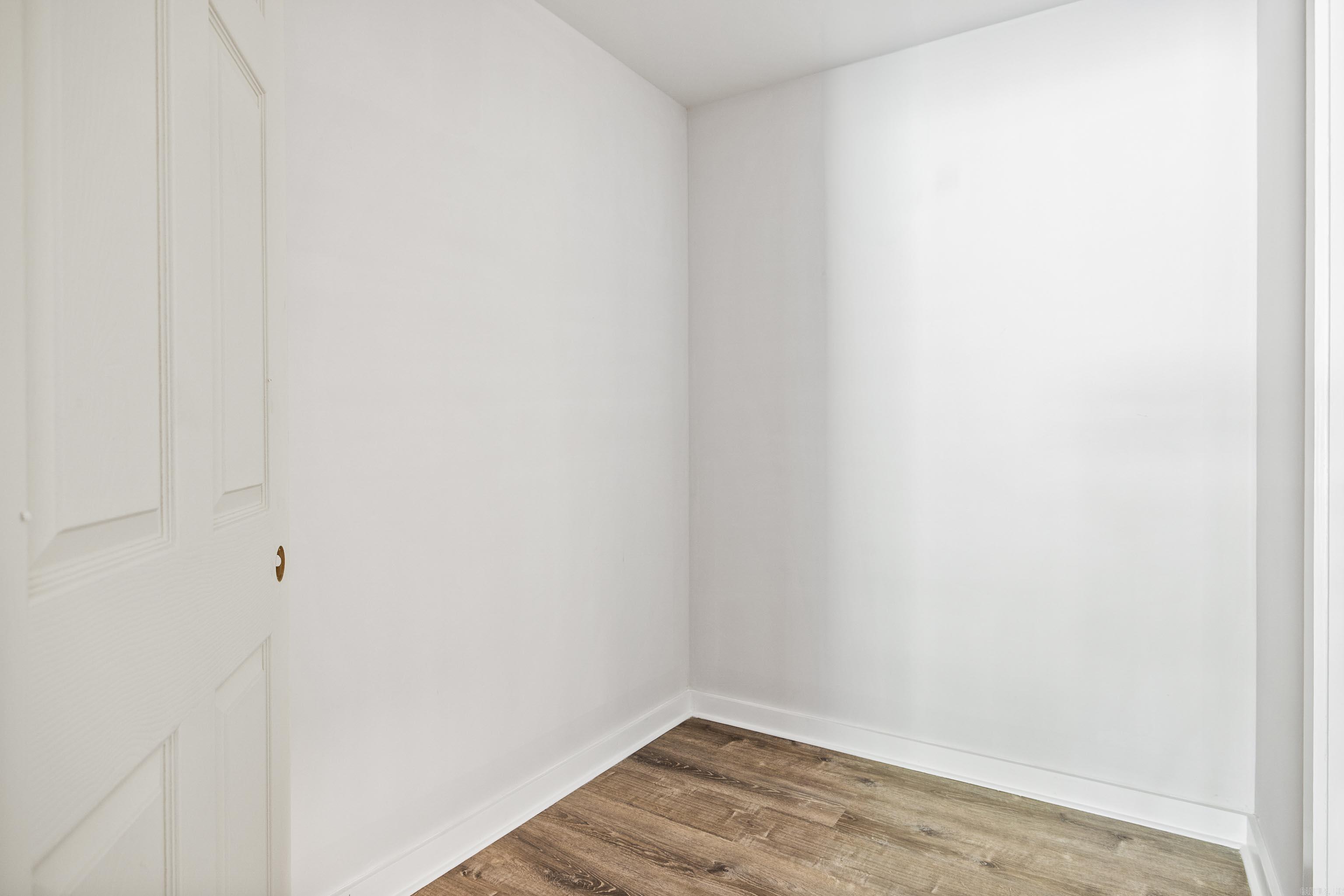 7610 North Hills Blvd Property Photo 15