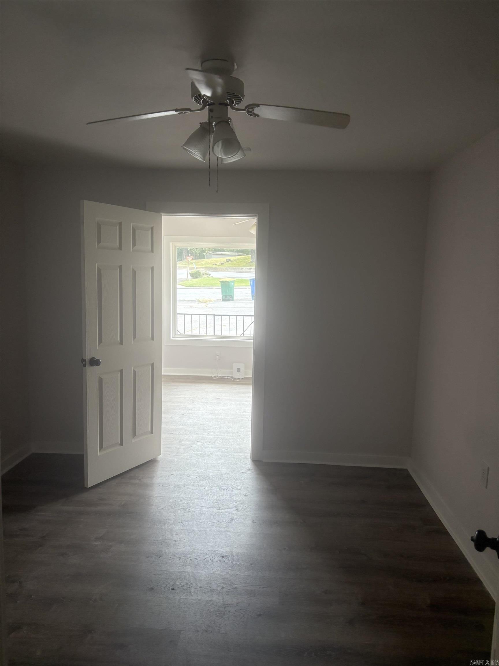 7610 North Hills Blvd Property Photo 16