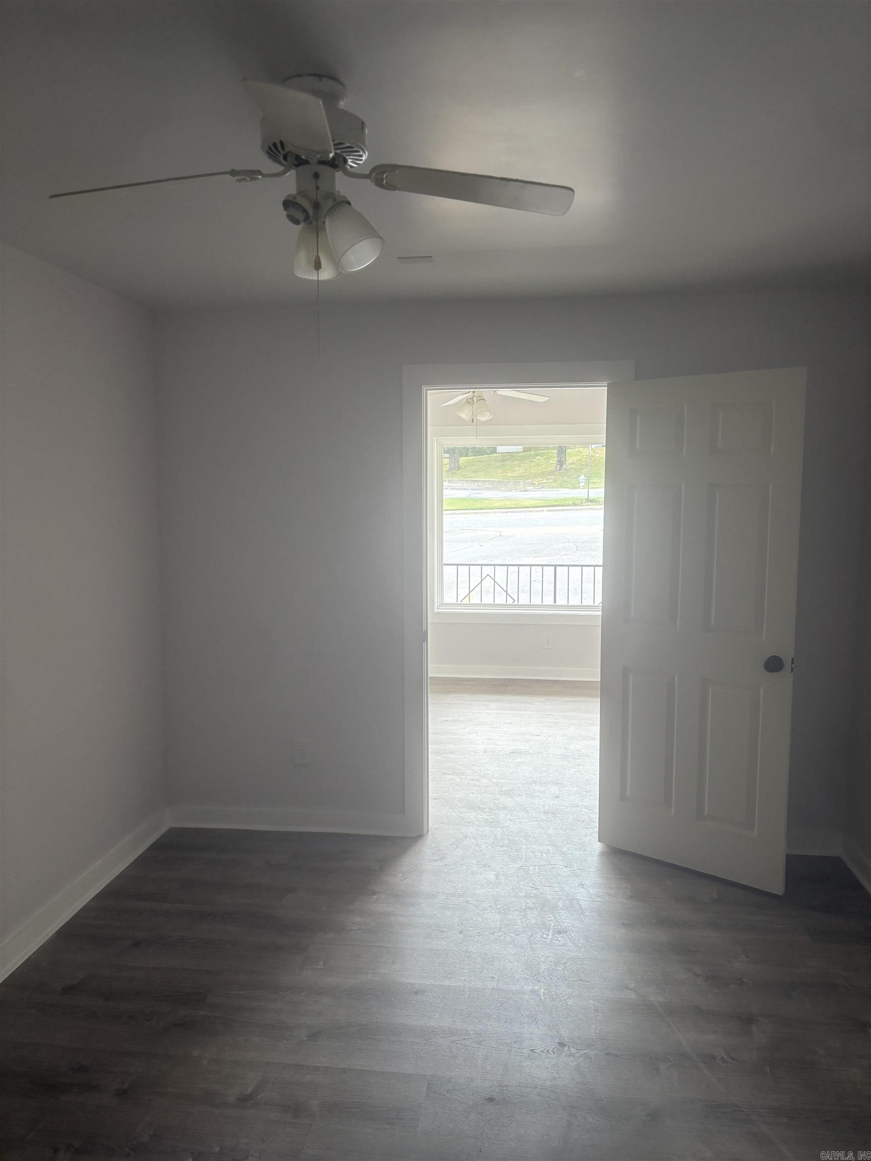 7610 North Hills Blvd Property Photo 17
