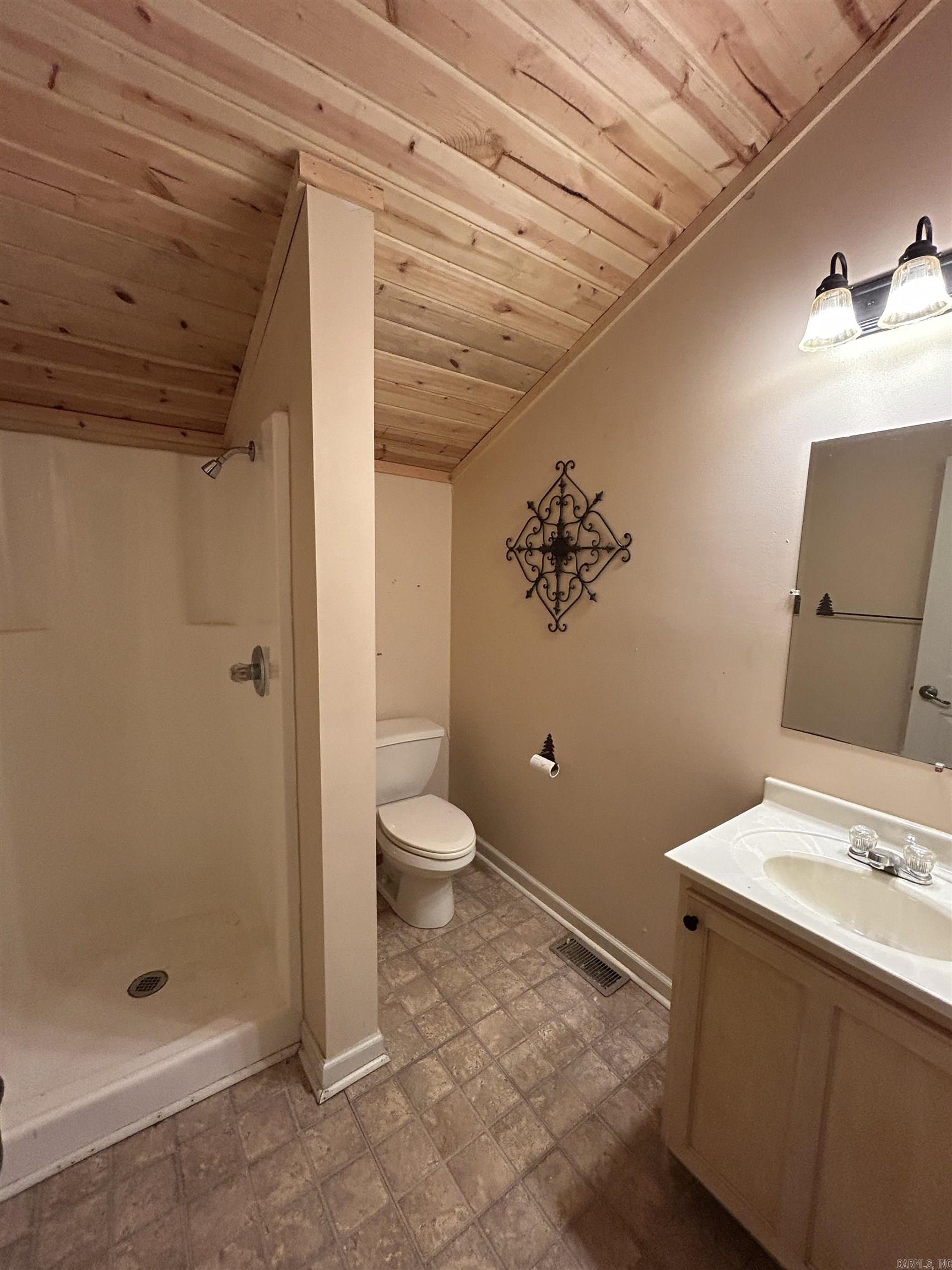 5 Lobo Road Property Photo 6